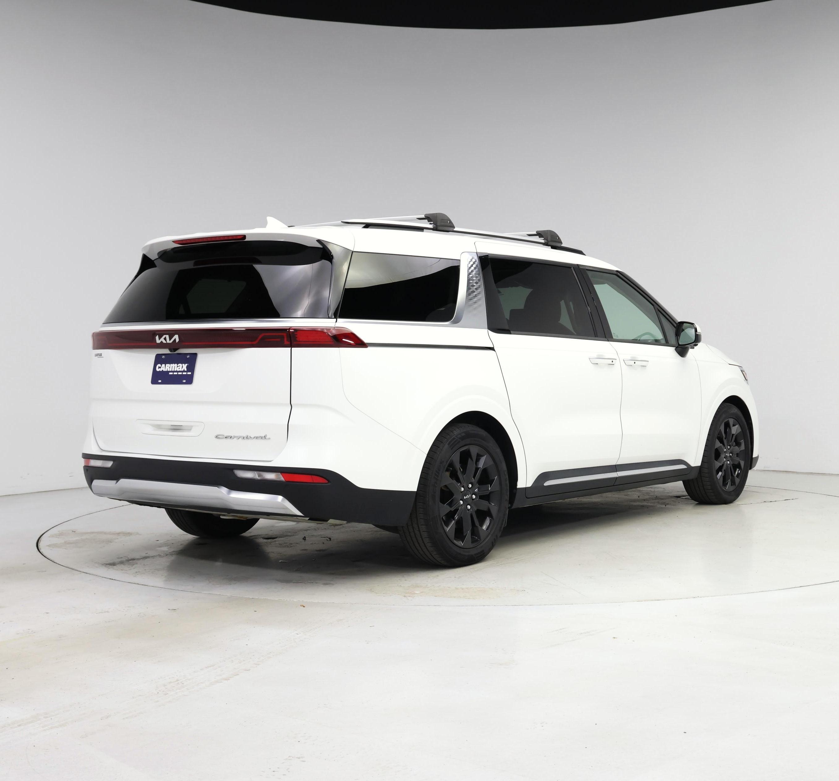 Thumbnail: 2022 Kia Carnival - 8