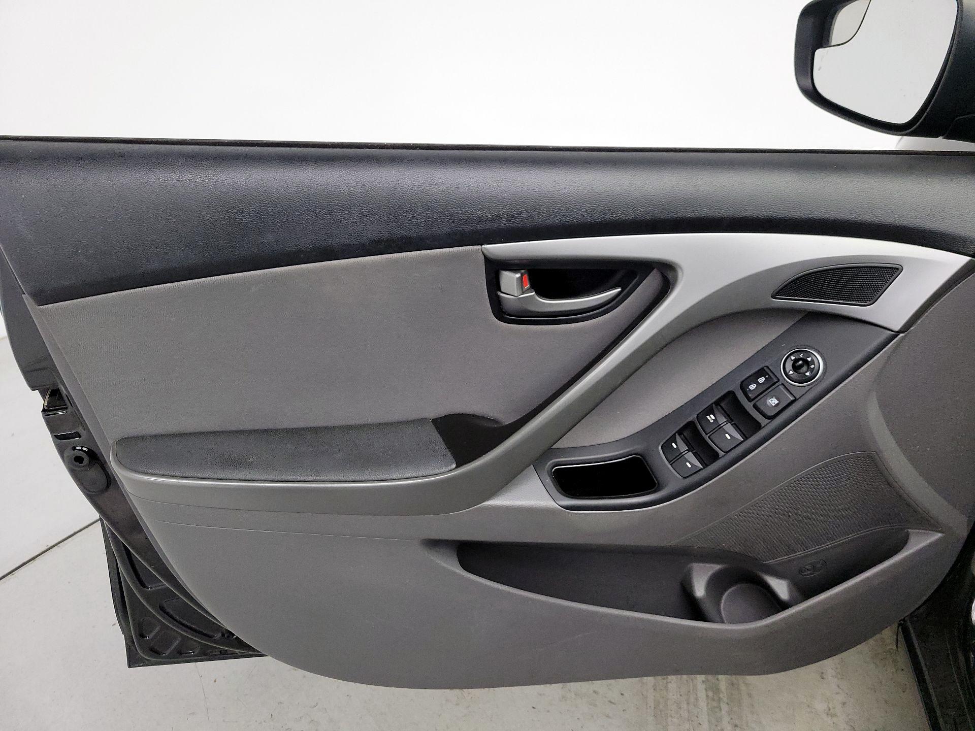 Thumbnail: 2015 Hyundai Elantra - 12