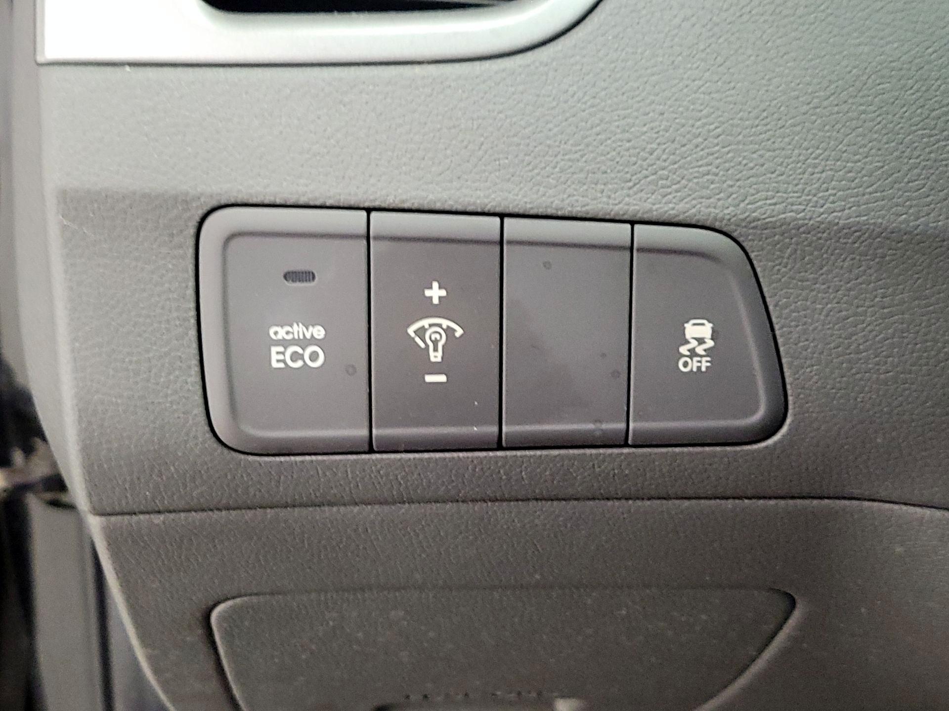 Thumbnail: 2015 Hyundai Elantra - 13