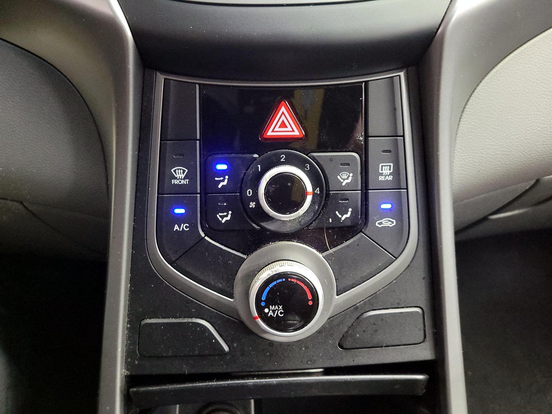 Thumbnail: 2015 Hyundai Elantra - 16