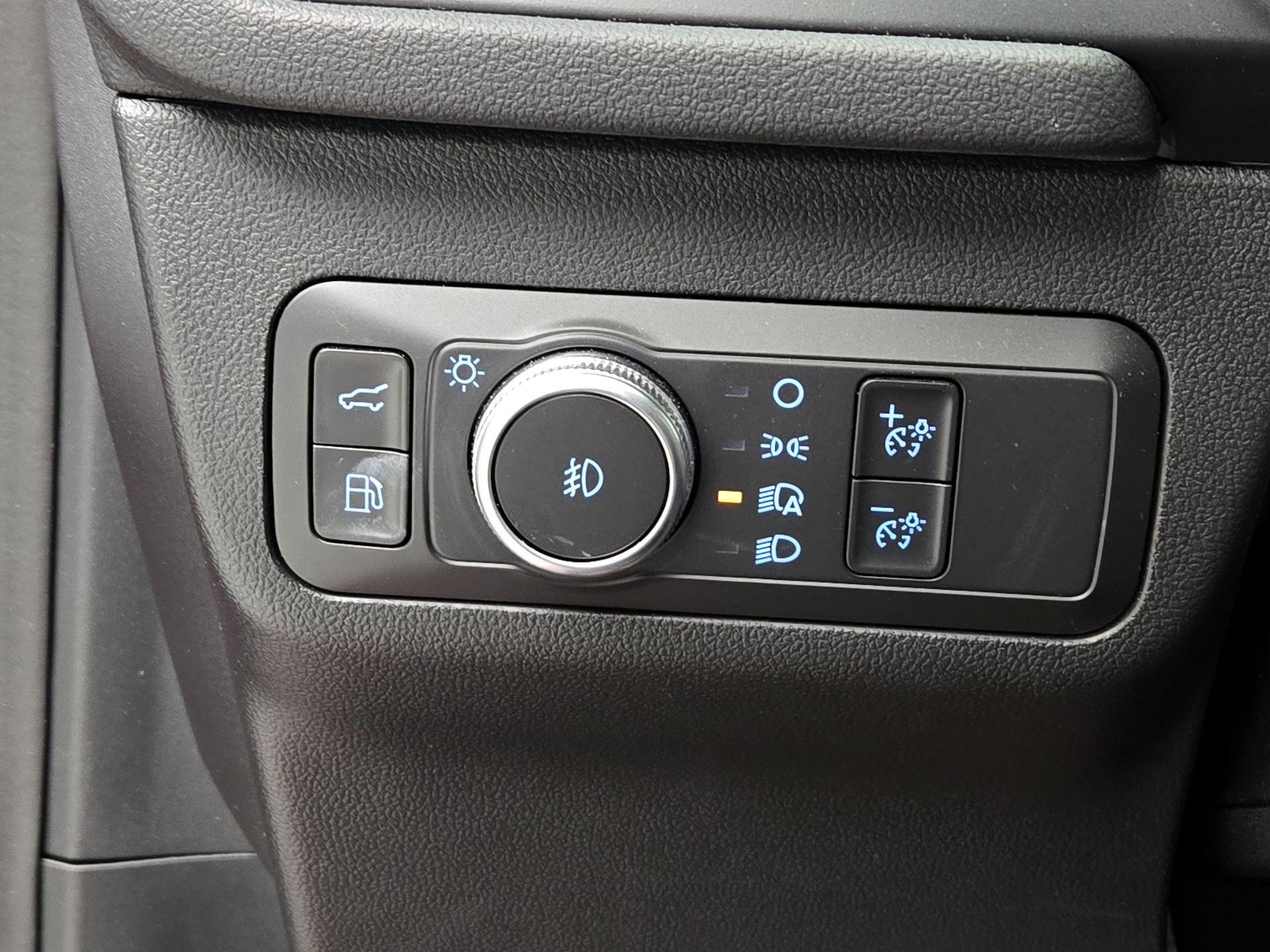 Thumbnail: 2022 Ford Escape - 13