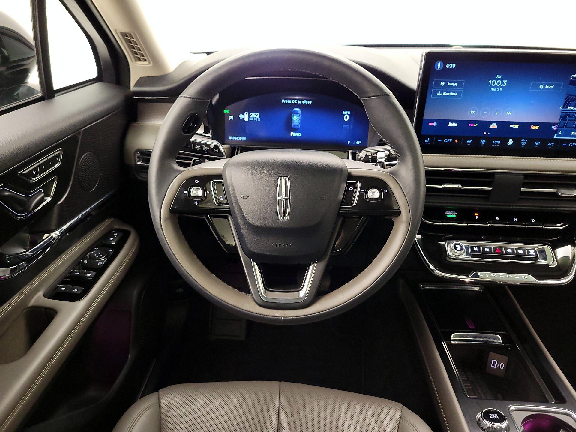 Thumbnail: 2024 Lincoln Corsair - 10