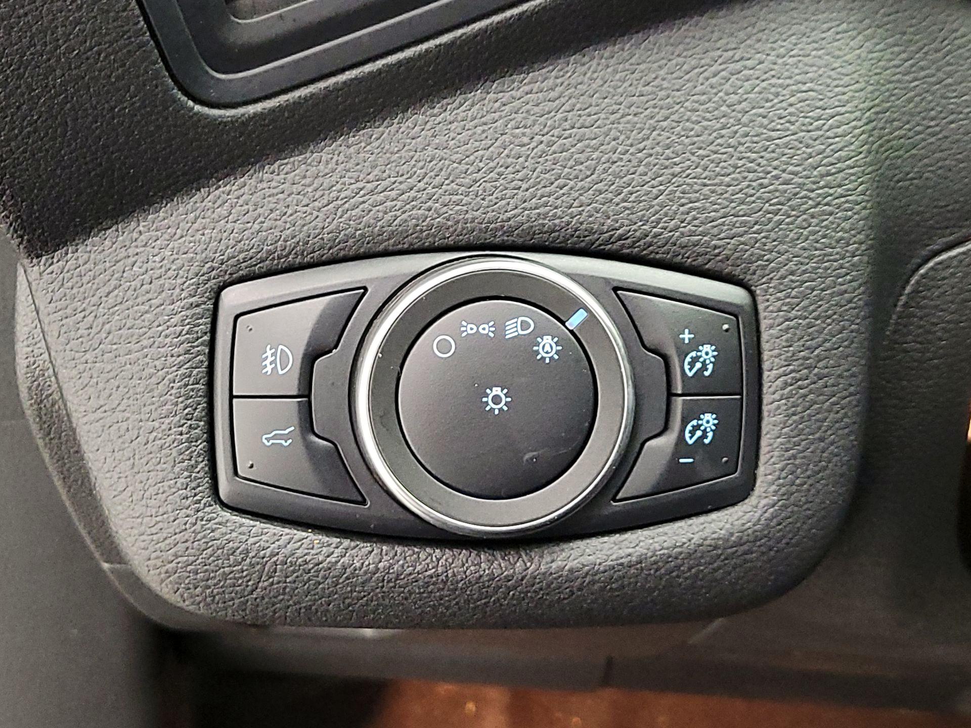 Thumbnail: 2019 Ford Escape - 13