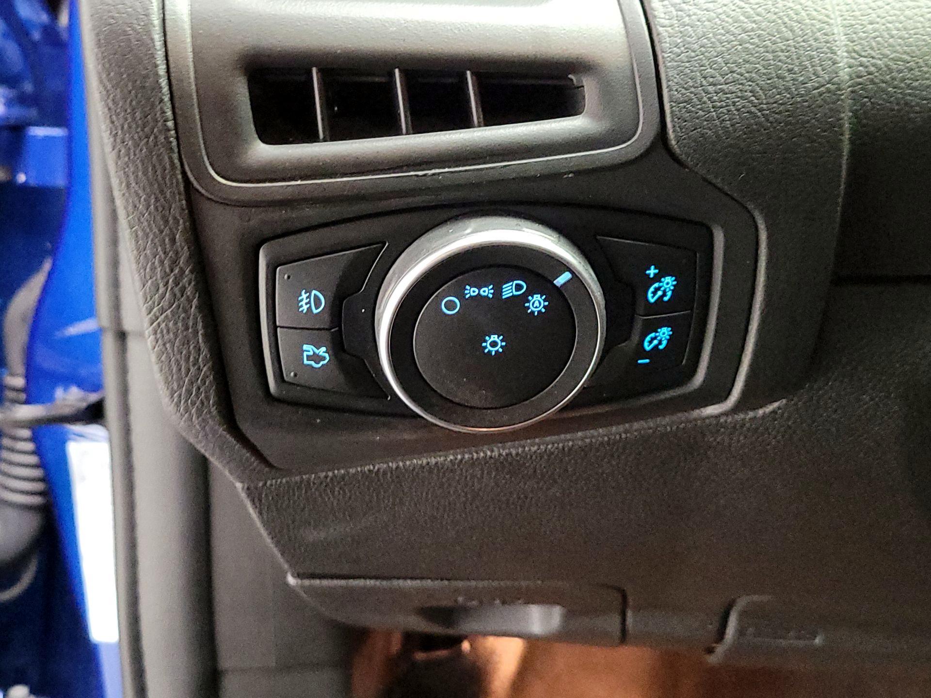 Thumbnail: 2018 Ford Focus - 13