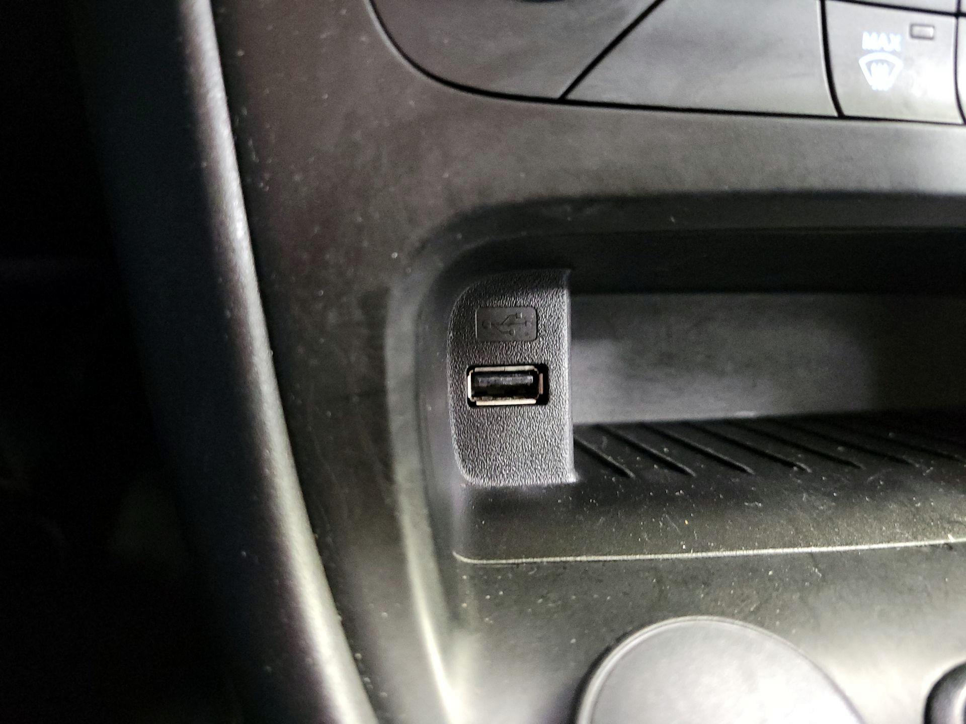 Thumbnail: 2018 Ford Focus - 18