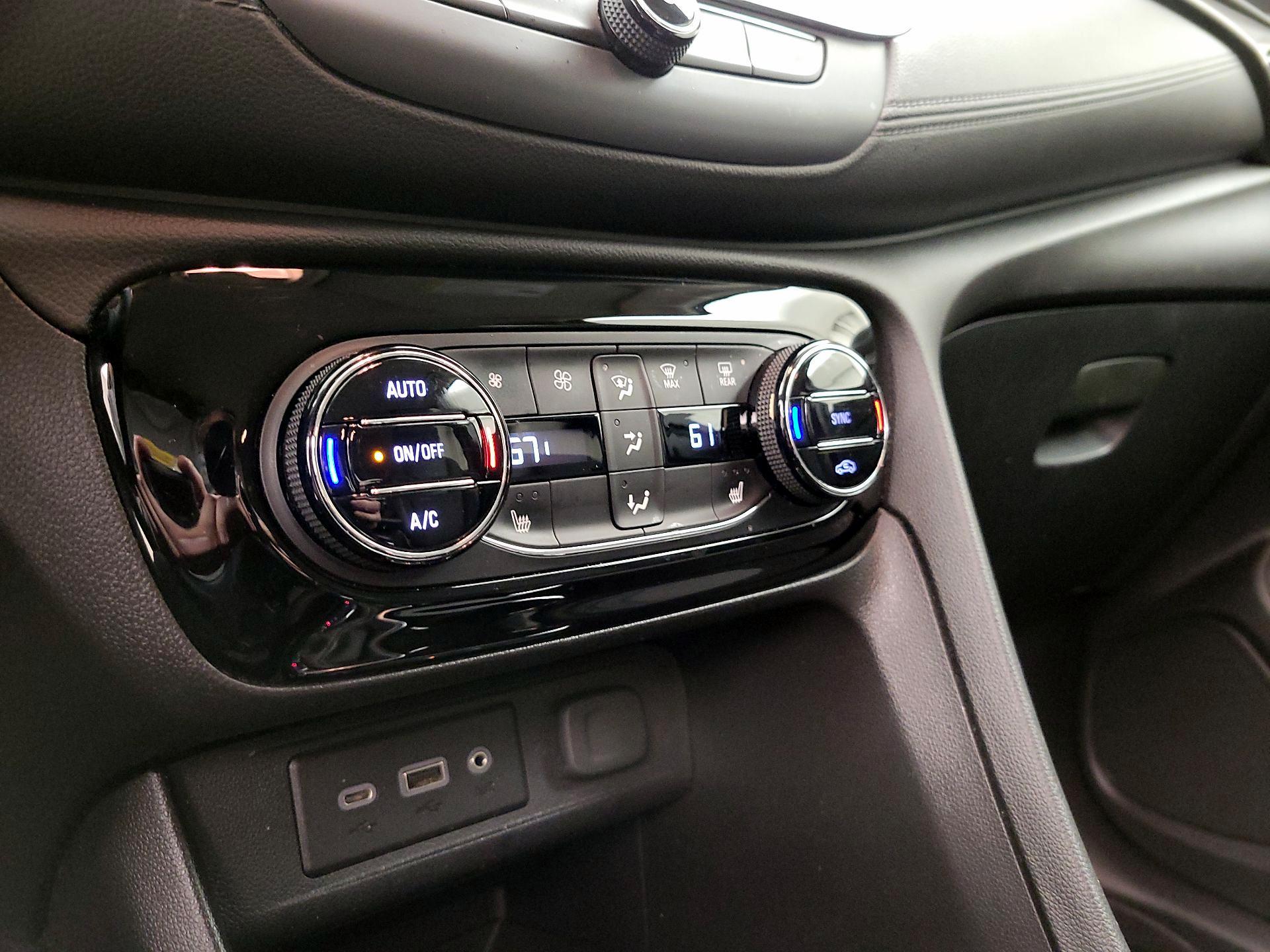 Thumbnail: 2022 Buick Encore GX - 16