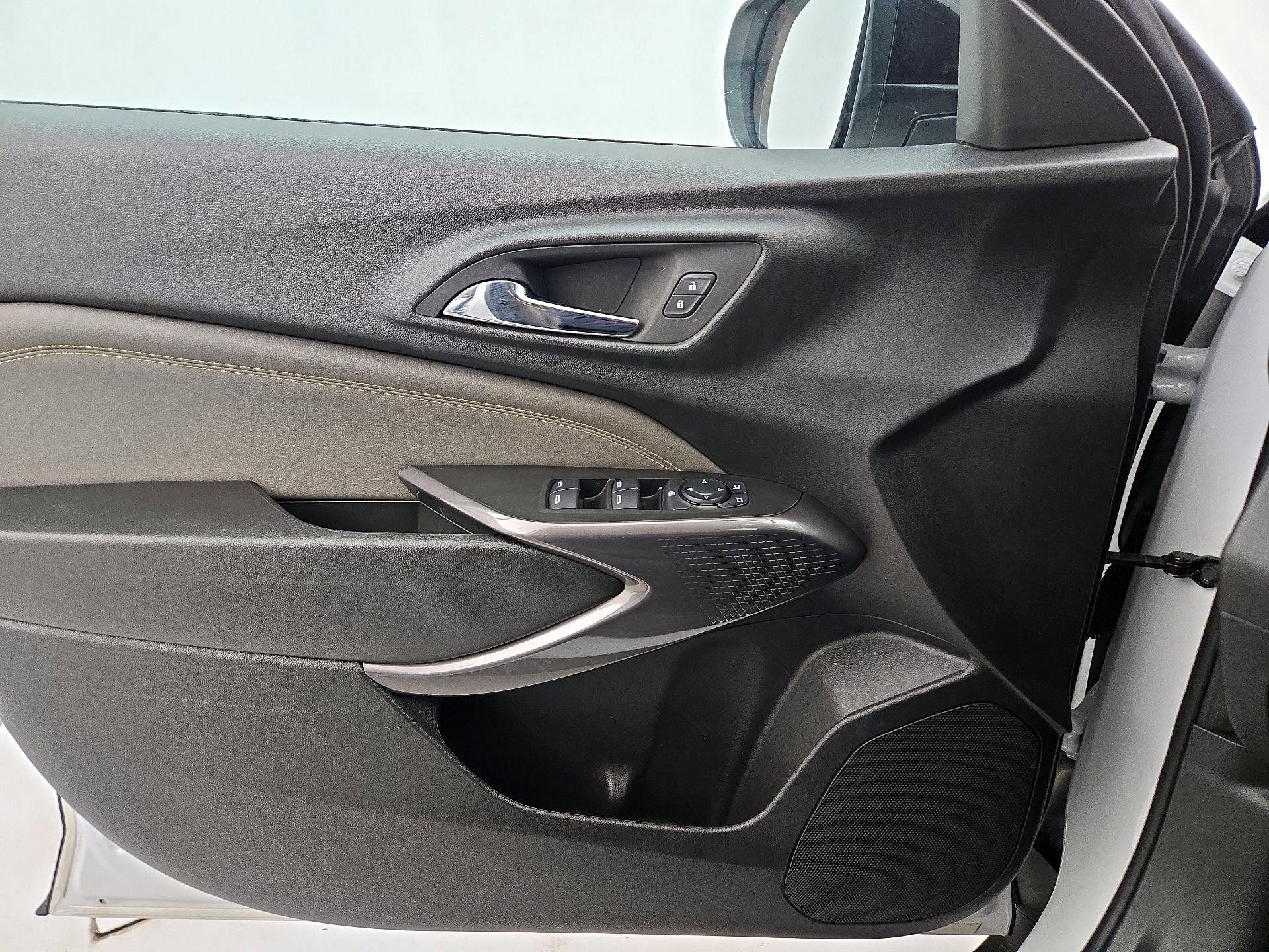 Thumbnail: 2025 Chevrolet Trax - 12