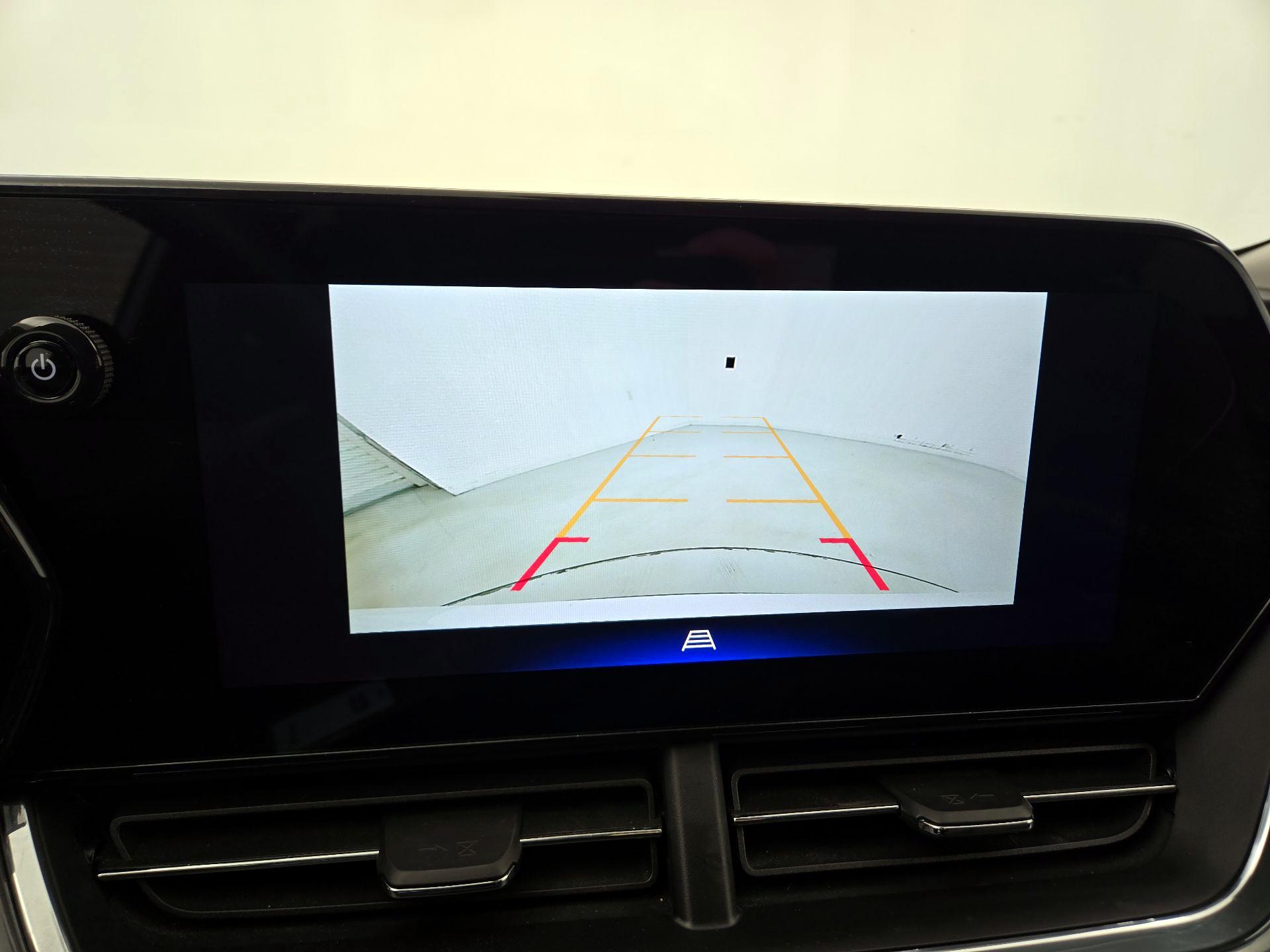 Thumbnail: 2025 Chevrolet Trax - 14