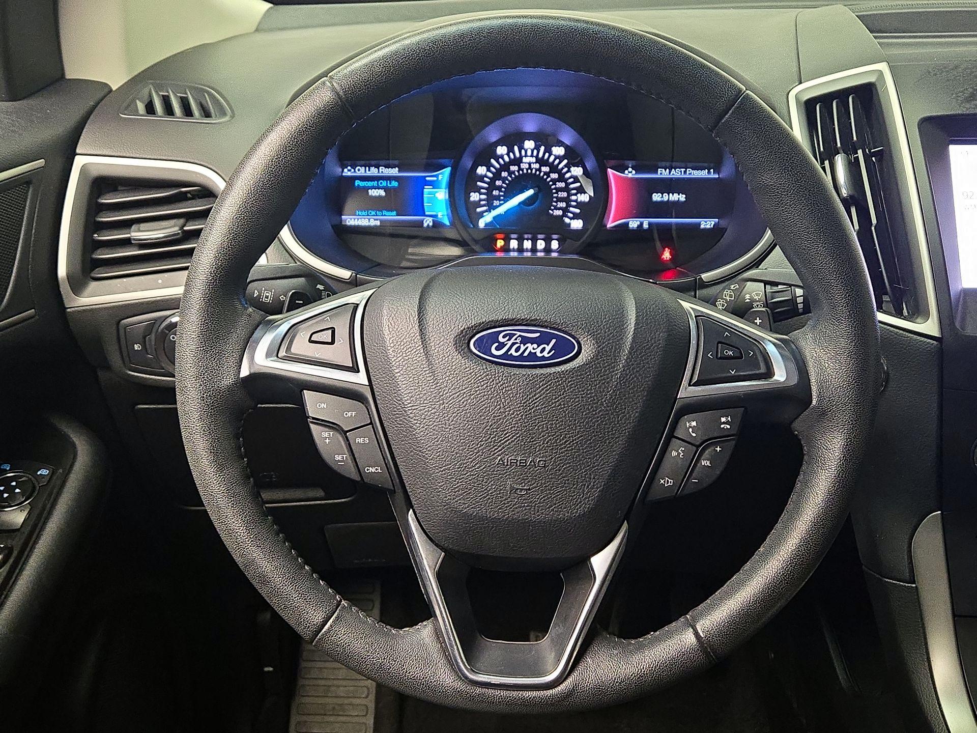 Thumbnail: 2020 Ford Edge - 10