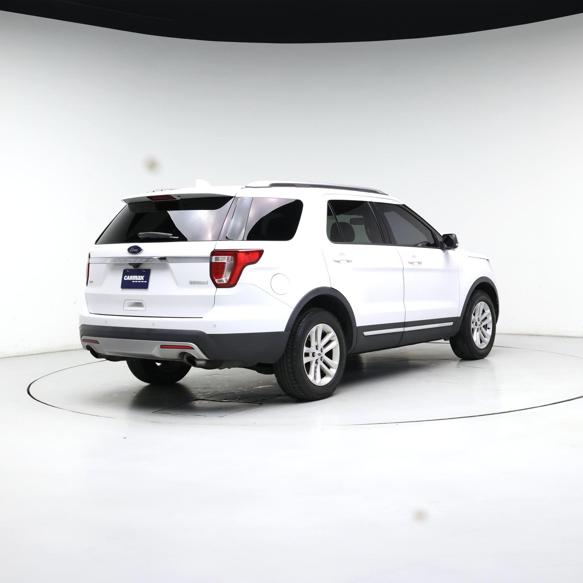 Thumbnail: 2017 Ford Explorer - 8