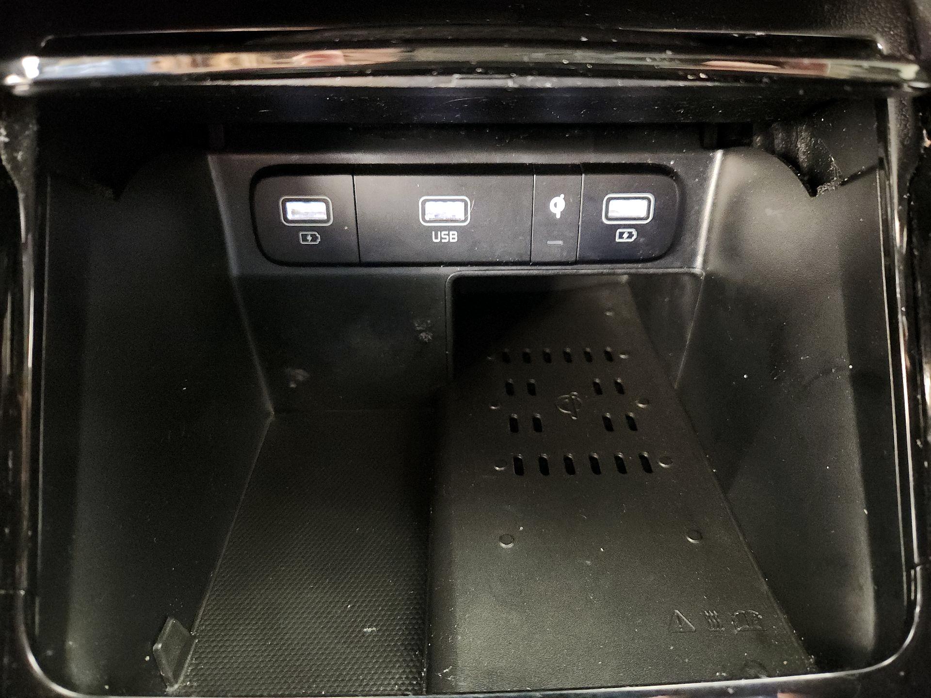 Thumbnail: 2021 Kia Sorento - 18