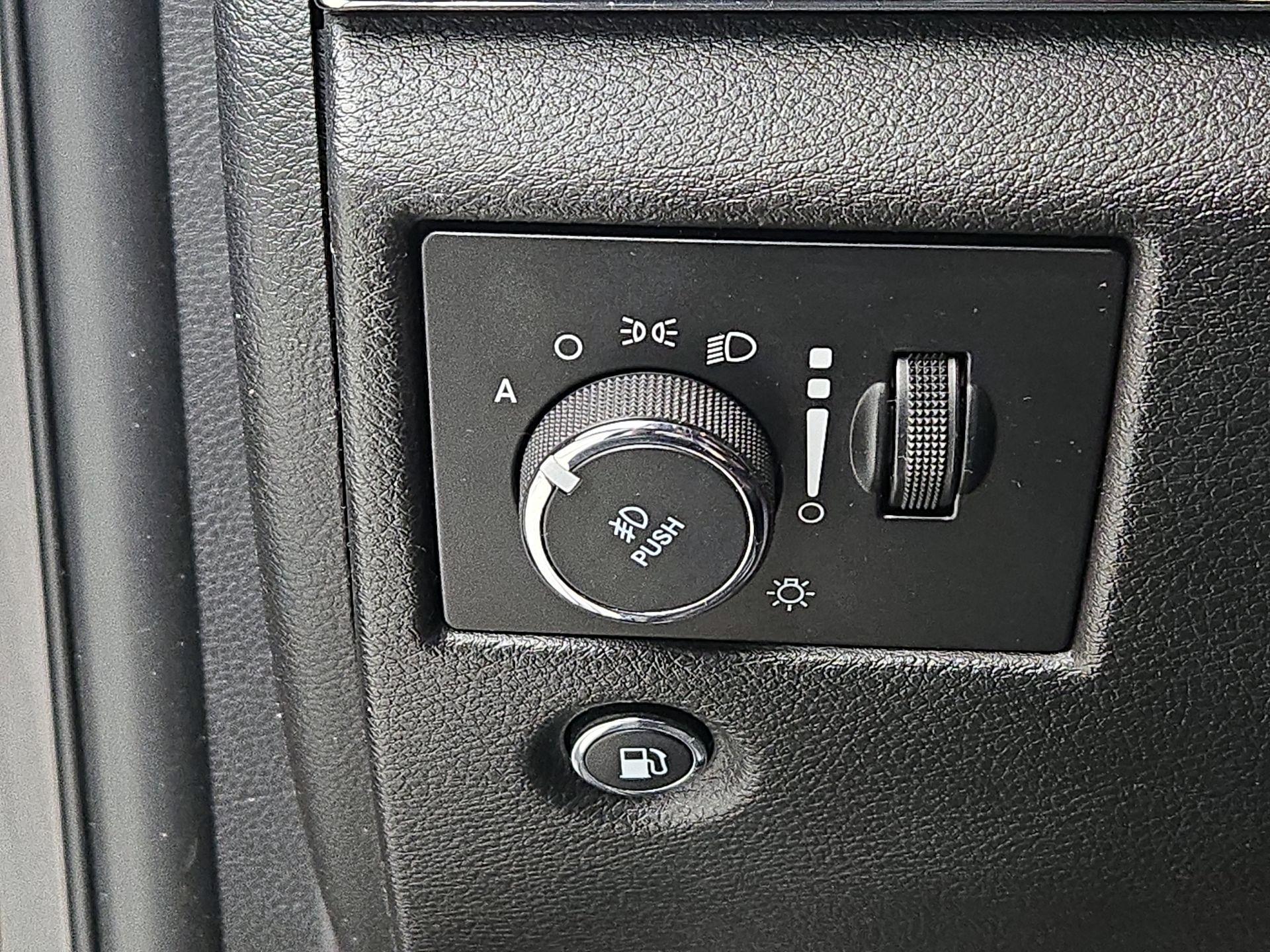 Thumbnail: 2020 Jeep Grand Cherokee - 13