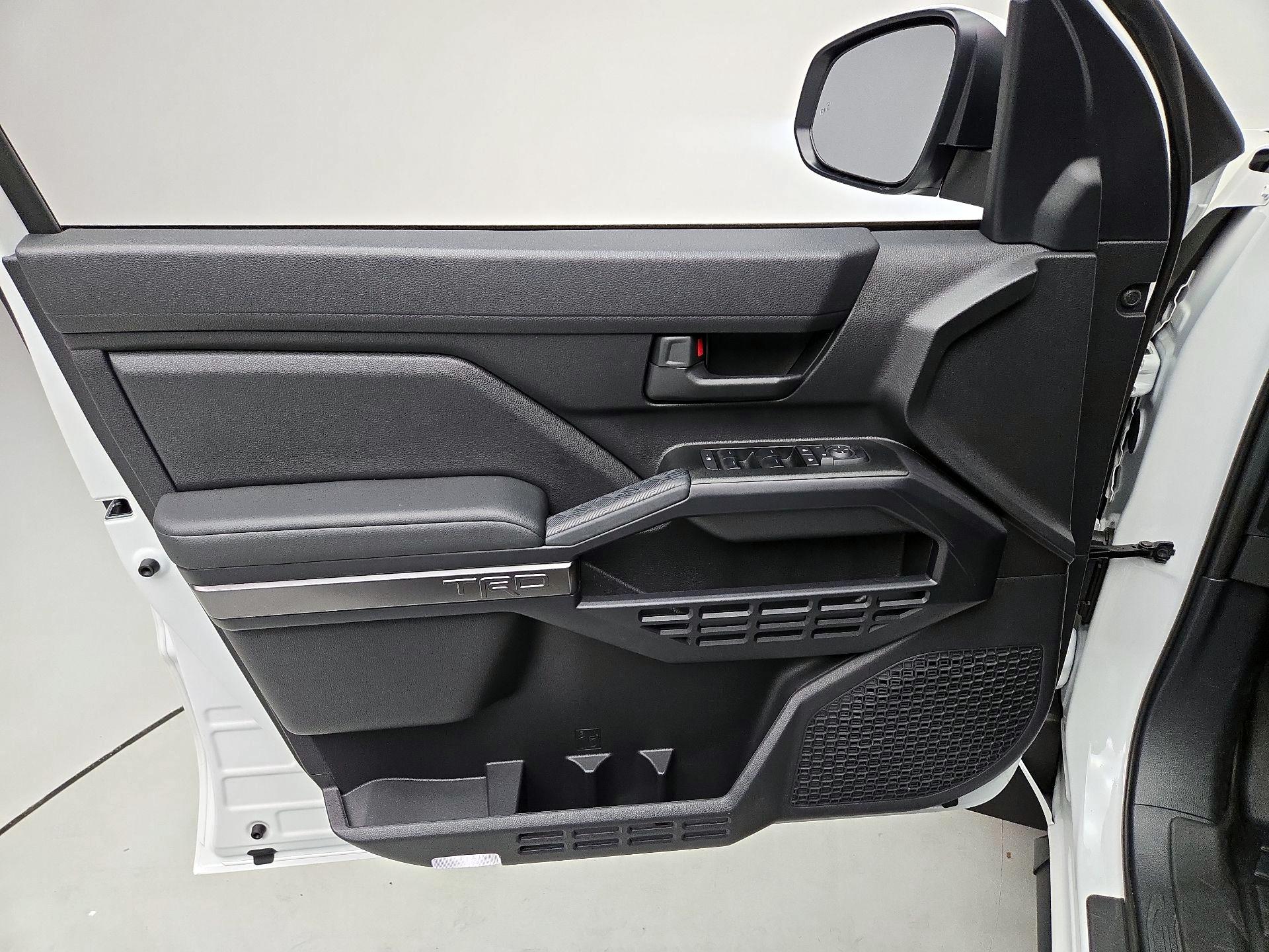 Thumbnail: 2025 Toyota 4Runner - 12