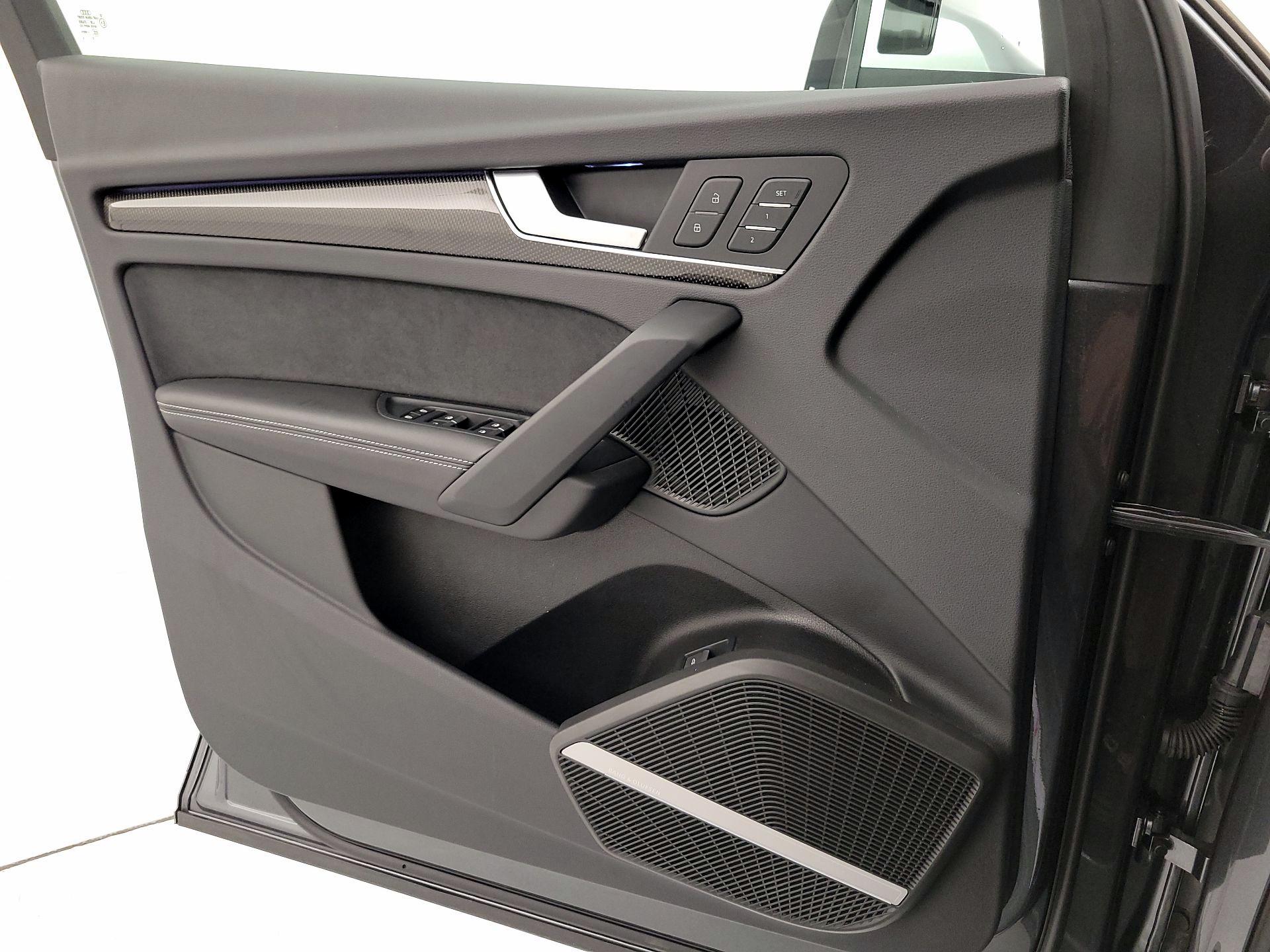 Thumbnail: 2023 Audi SQ5 - 12