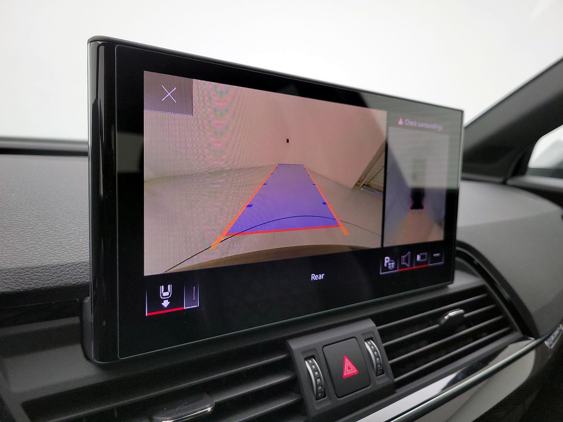 Thumbnail: 2023 Audi SQ5 - 15