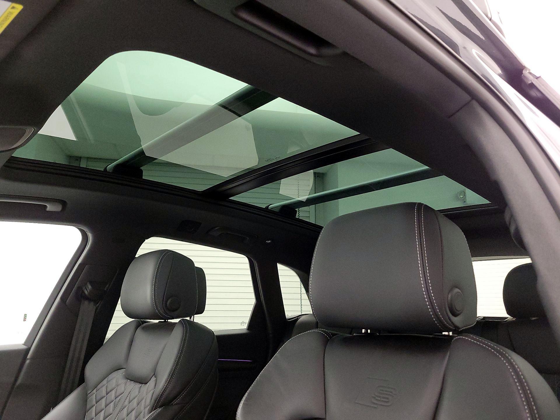 Thumbnail: 2023 Audi SQ5 - 20