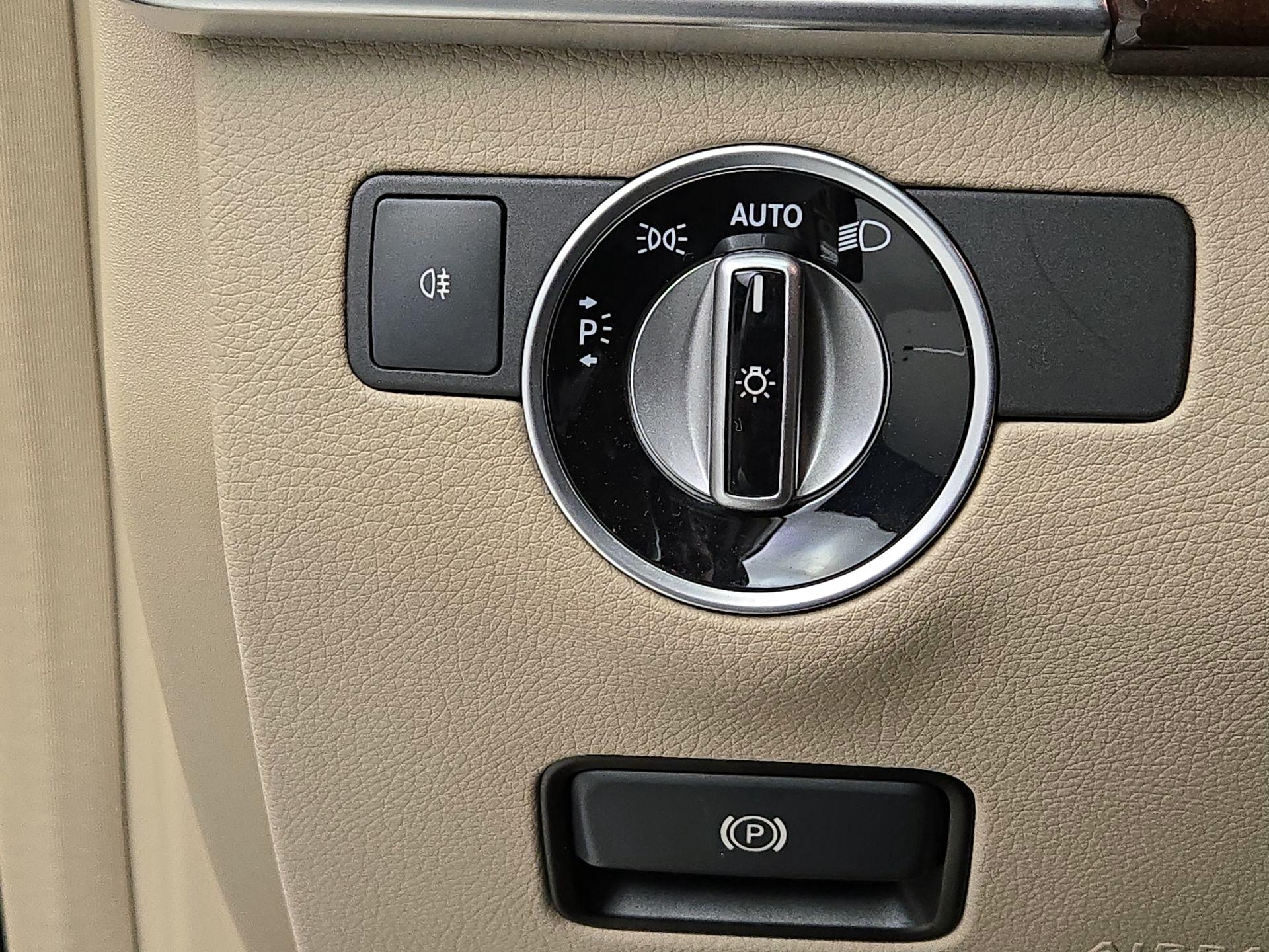 Thumbnail: 2015 Mercedes-Benz M-Class - 13