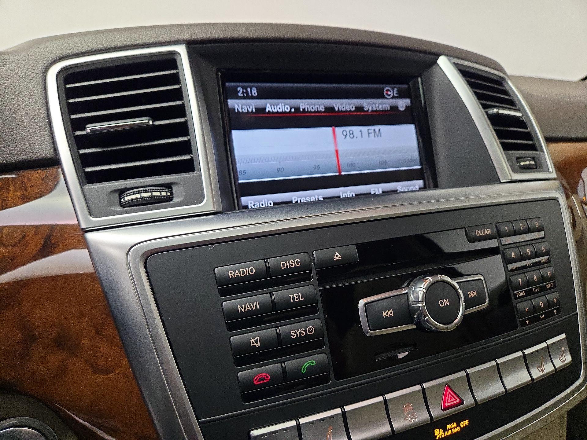 Thumbnail: 2015 Mercedes-Benz M-Class - 16