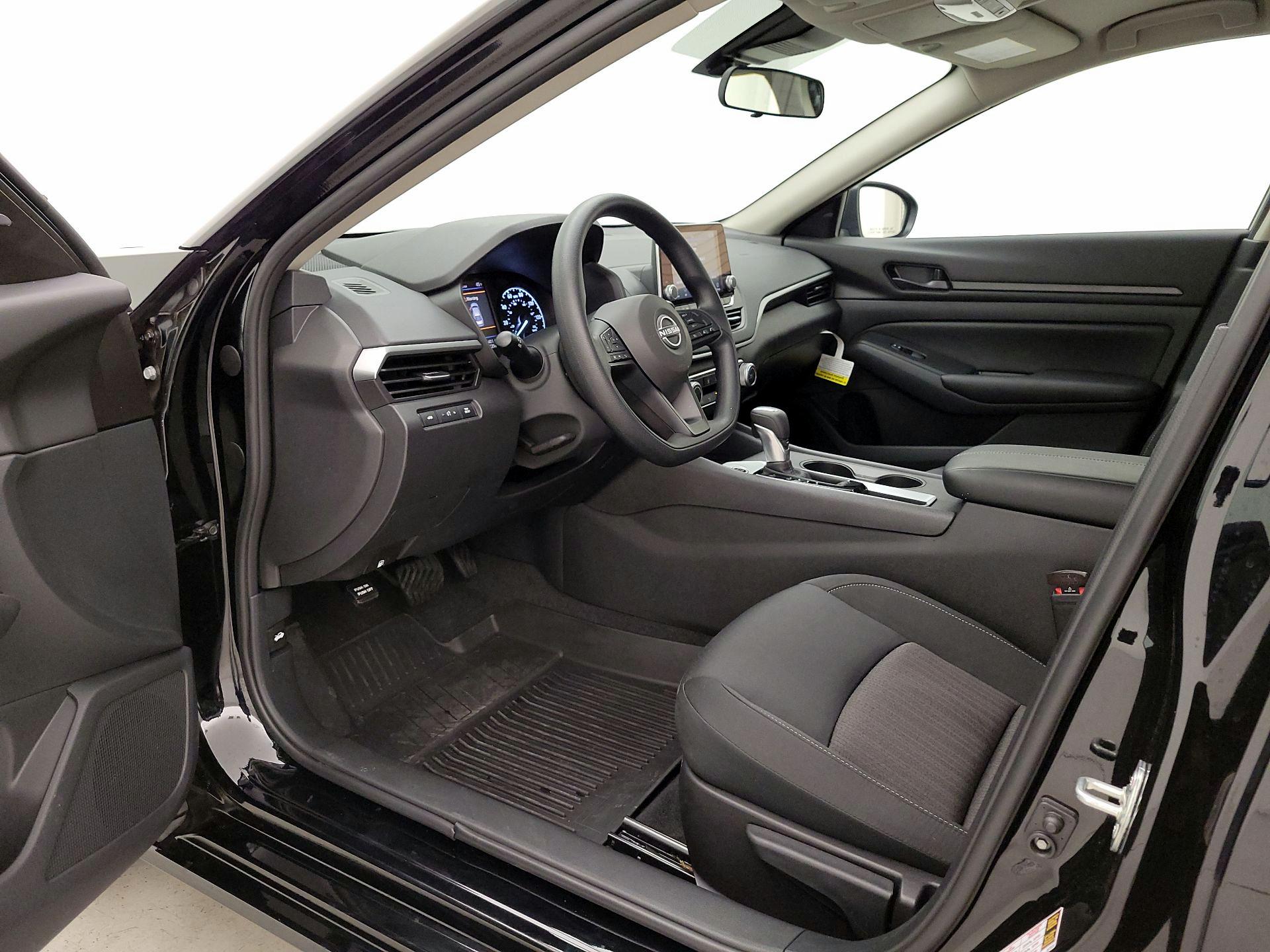 Thumbnail: 2025 Nissan Altima - 11