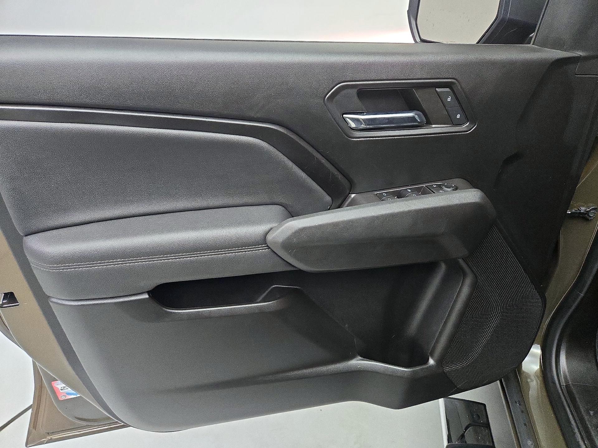 Thumbnail: 2023 Chevrolet Colorado - 12