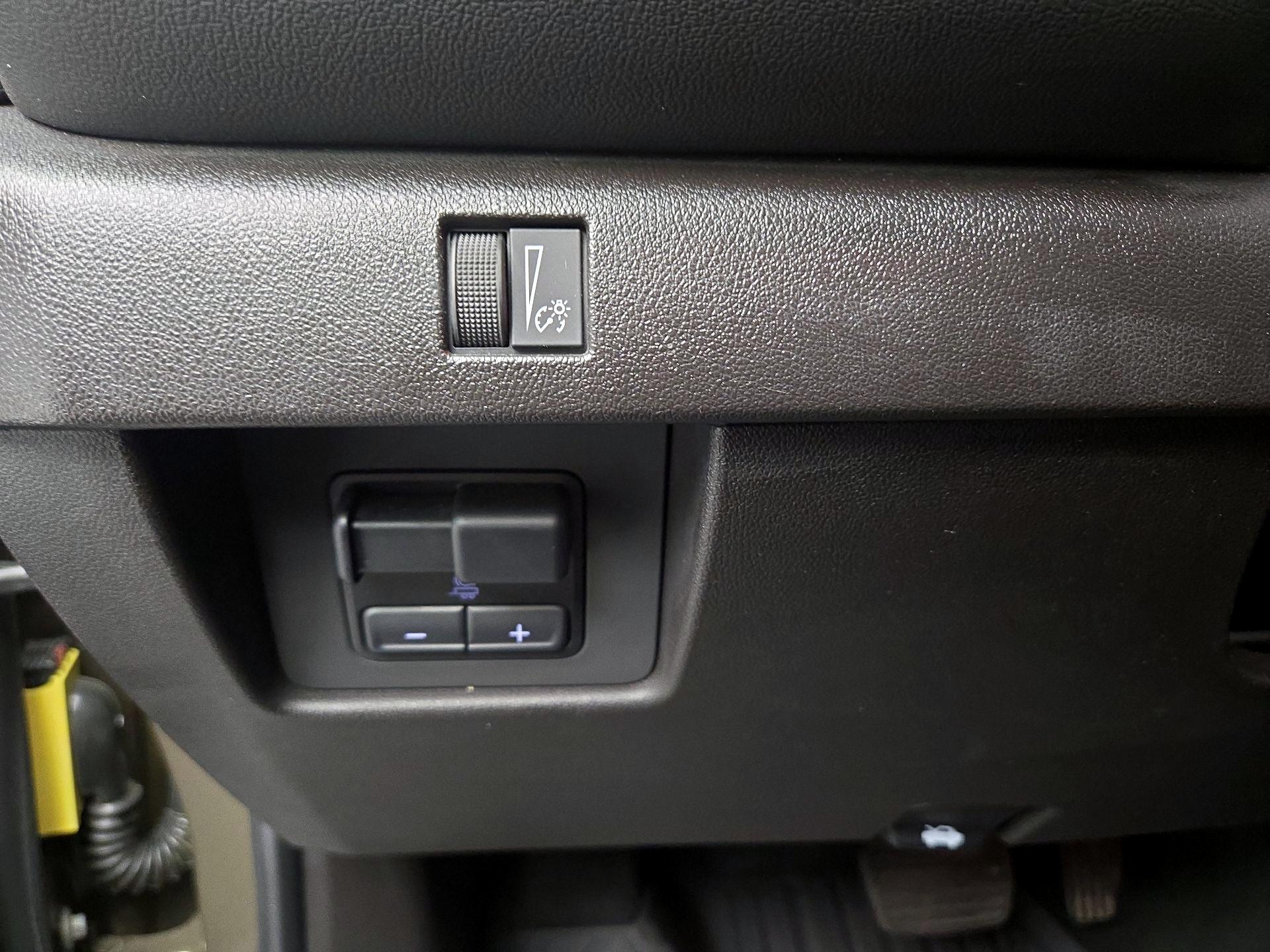 Thumbnail: 2023 Chevrolet Colorado - 13