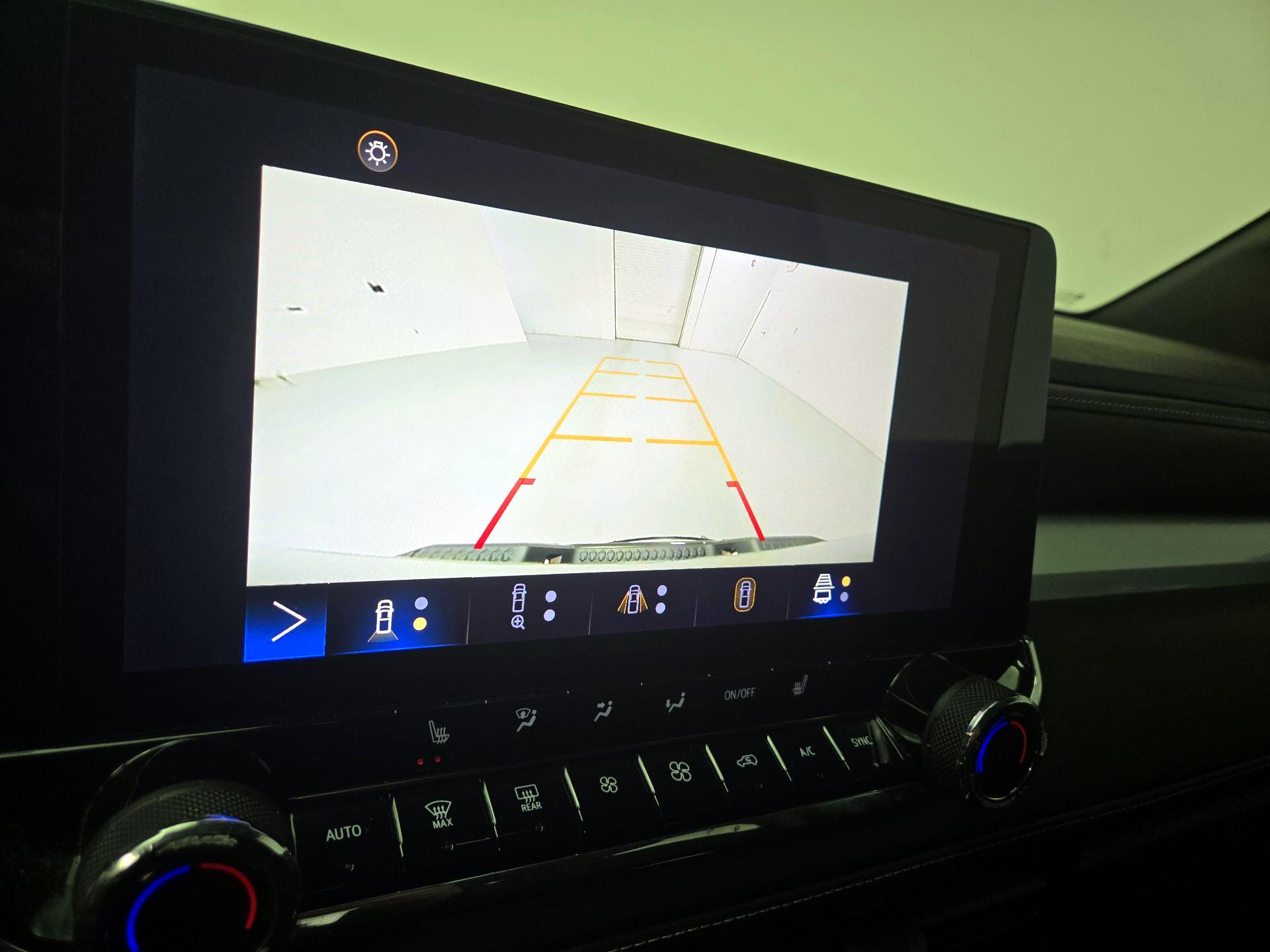 Thumbnail: 2023 Chevrolet Colorado - 14