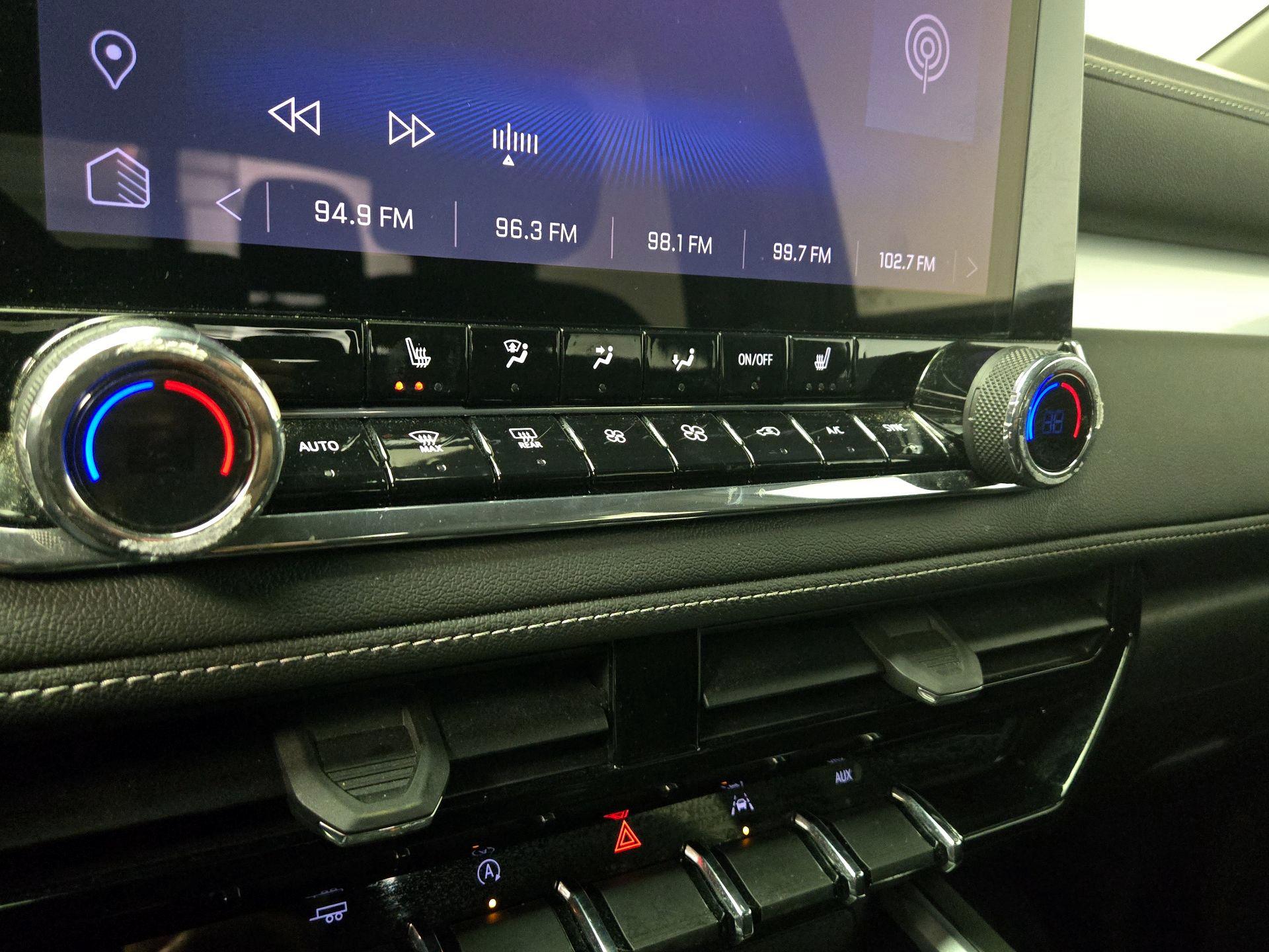 Thumbnail: 2023 Chevrolet Colorado - 16