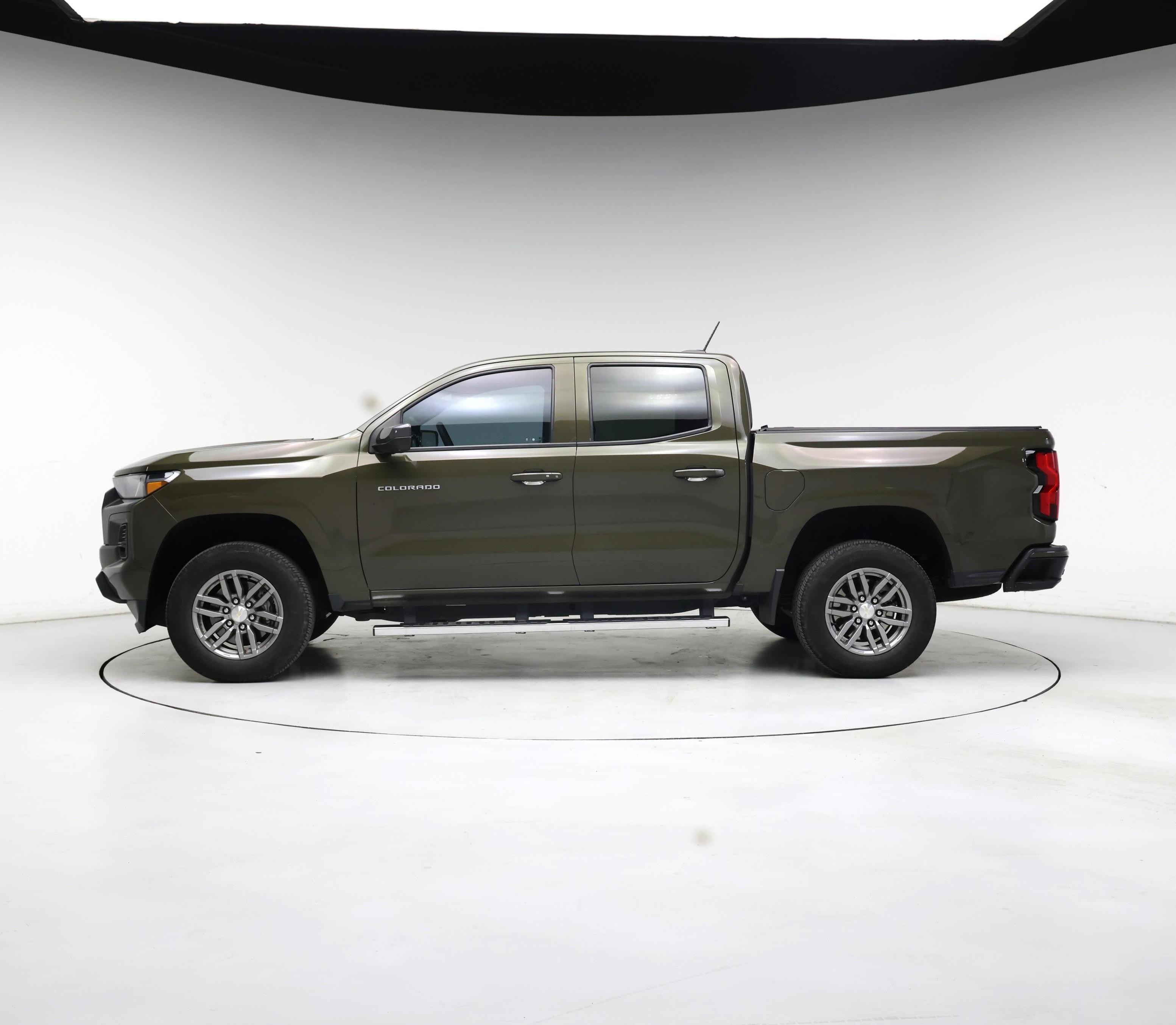 Thumbnail: 2023 Chevrolet Colorado - 3