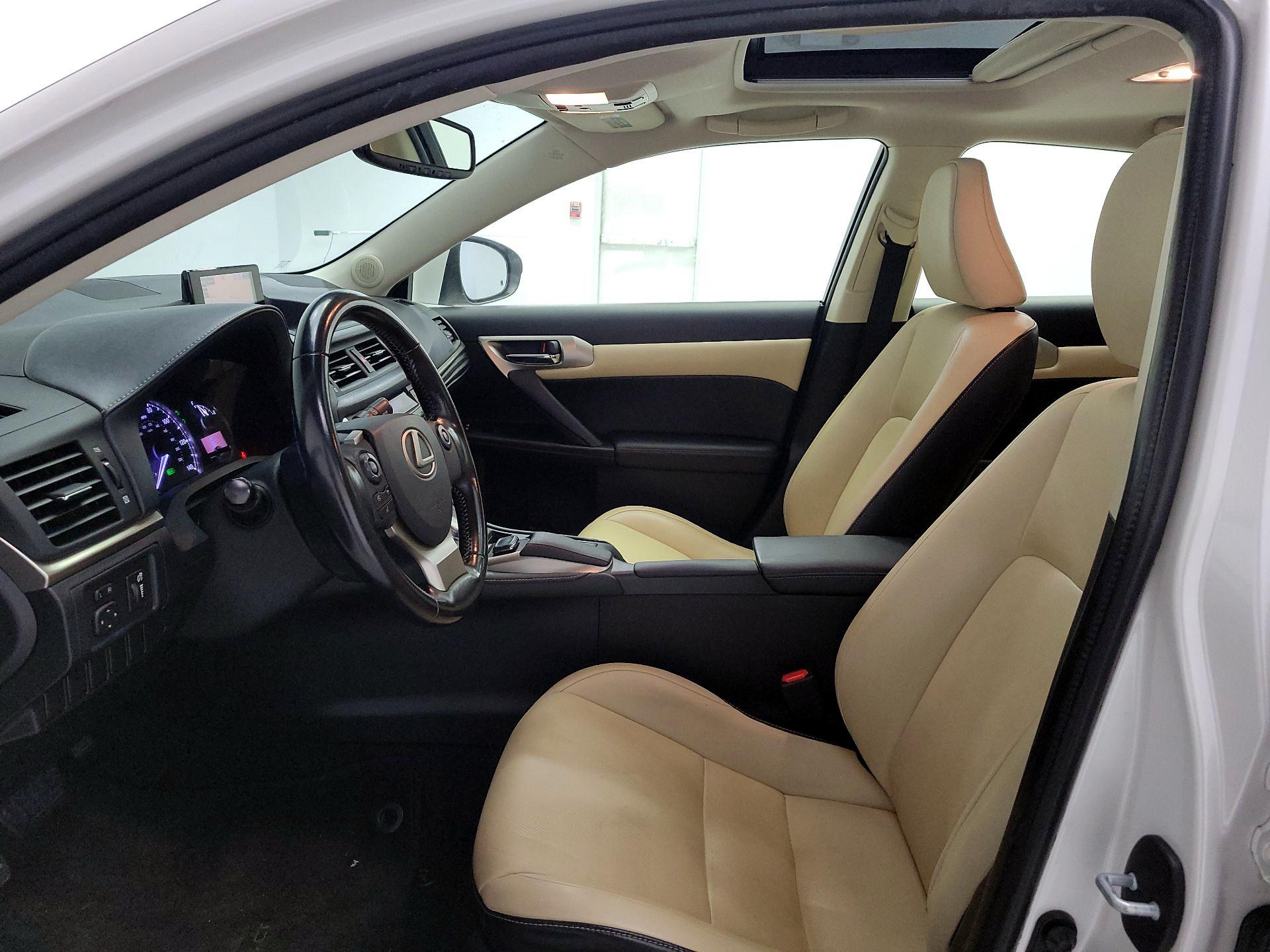 Thumbnail: 2017 Lexus CT - 11