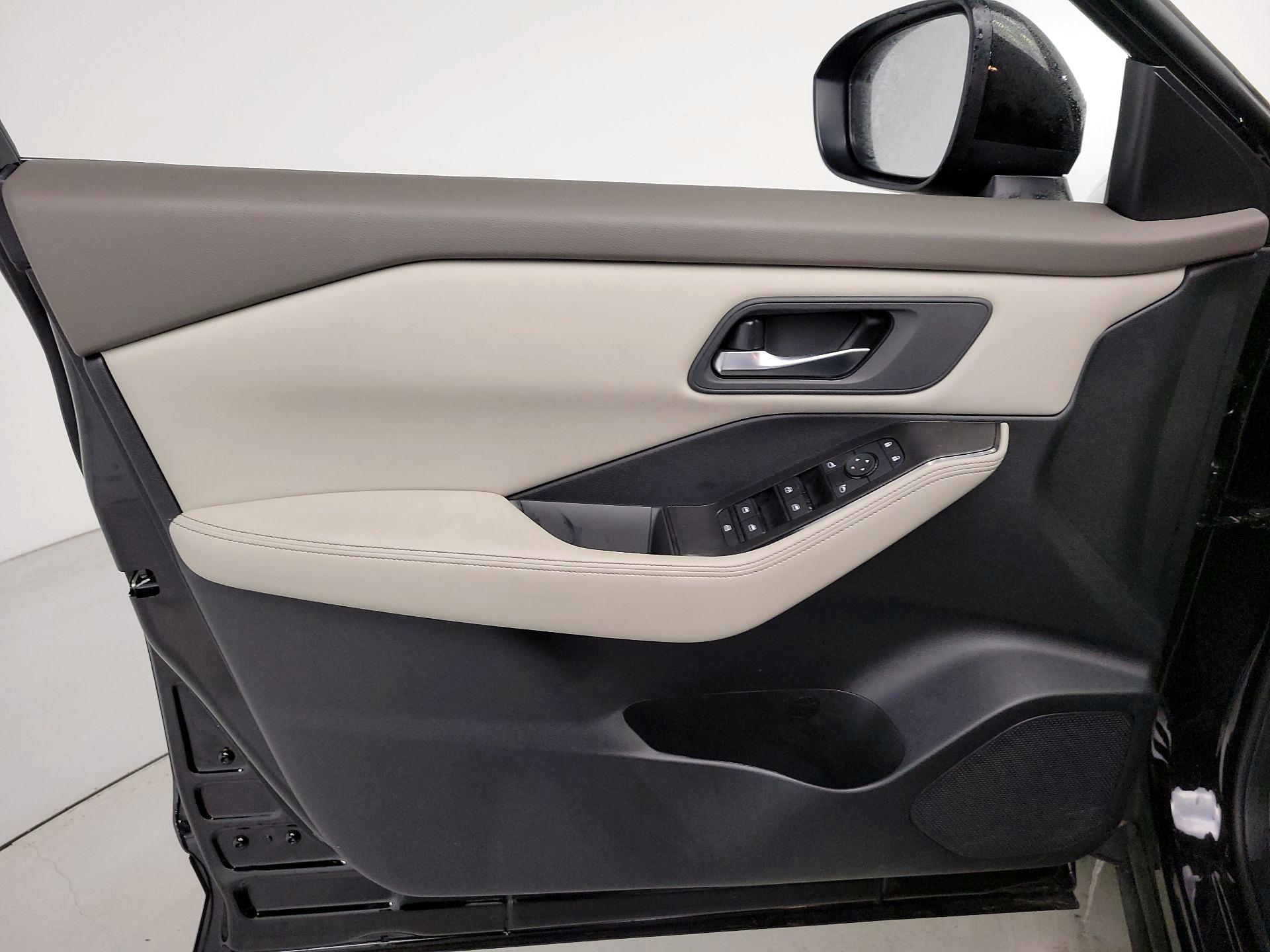 Thumbnail: 2025 Nissan Rogue - 12