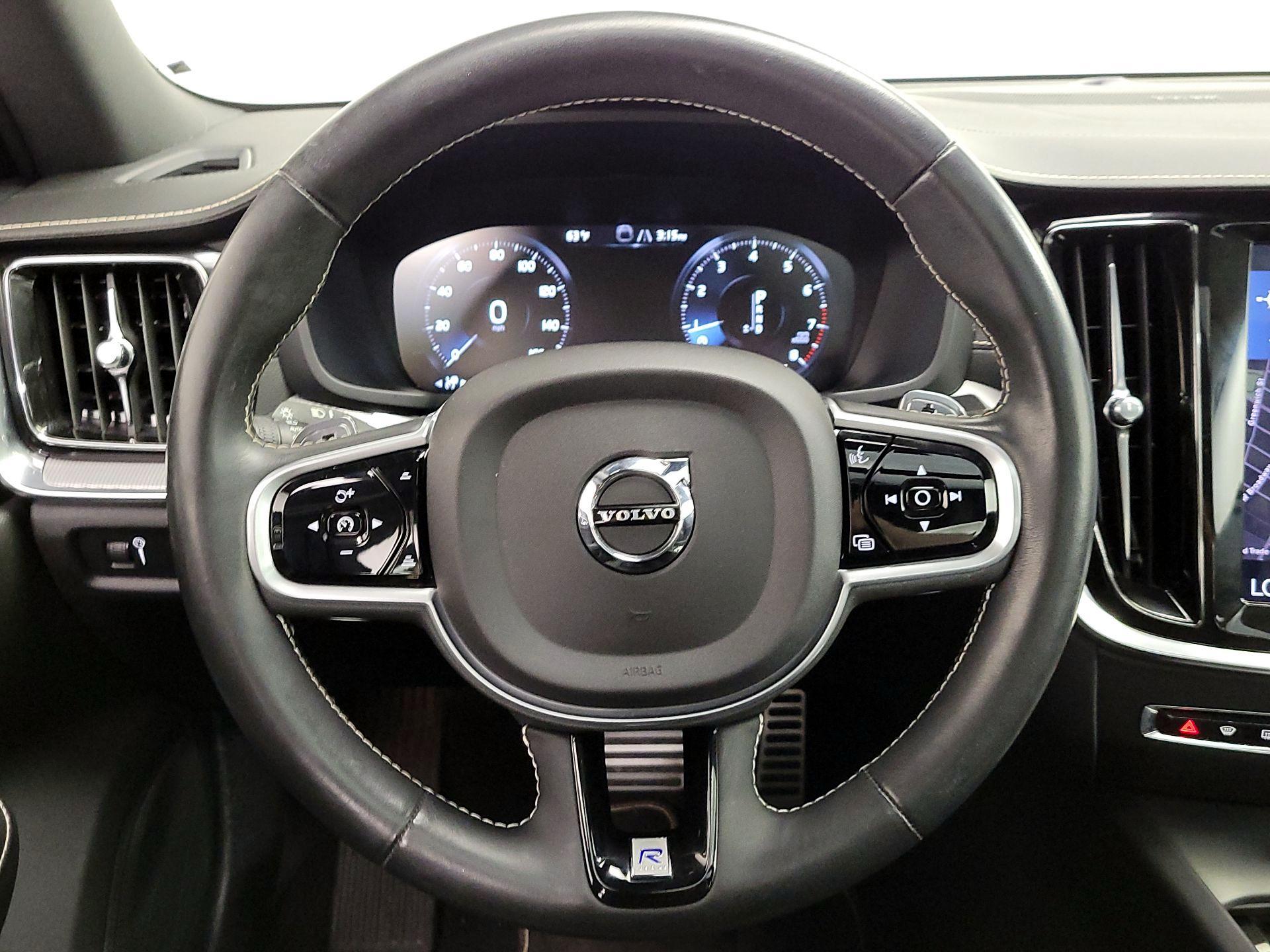 Thumbnail: 2020 Volvo S60 - 10