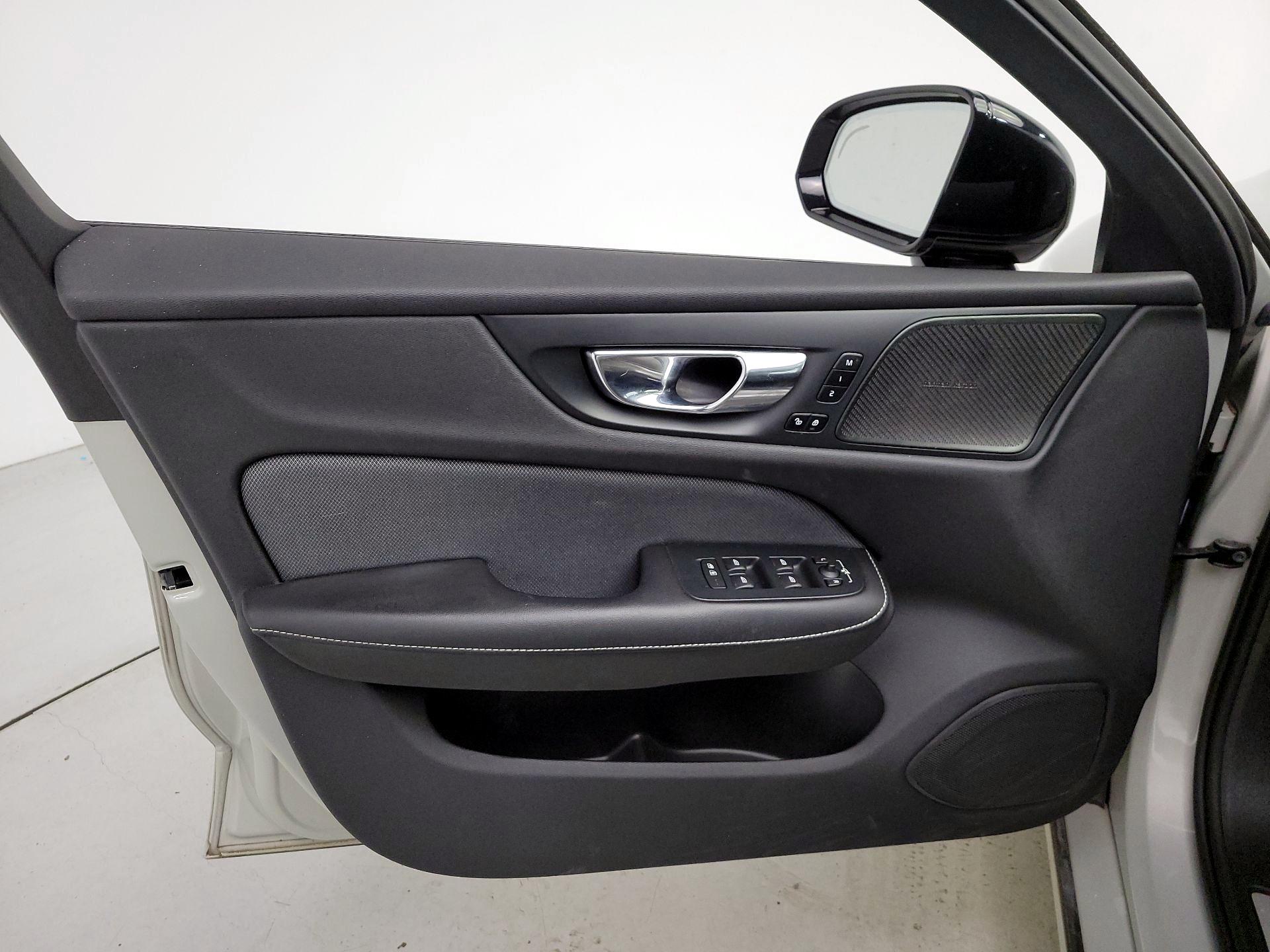 Thumbnail: 2020 Volvo S60 - 12