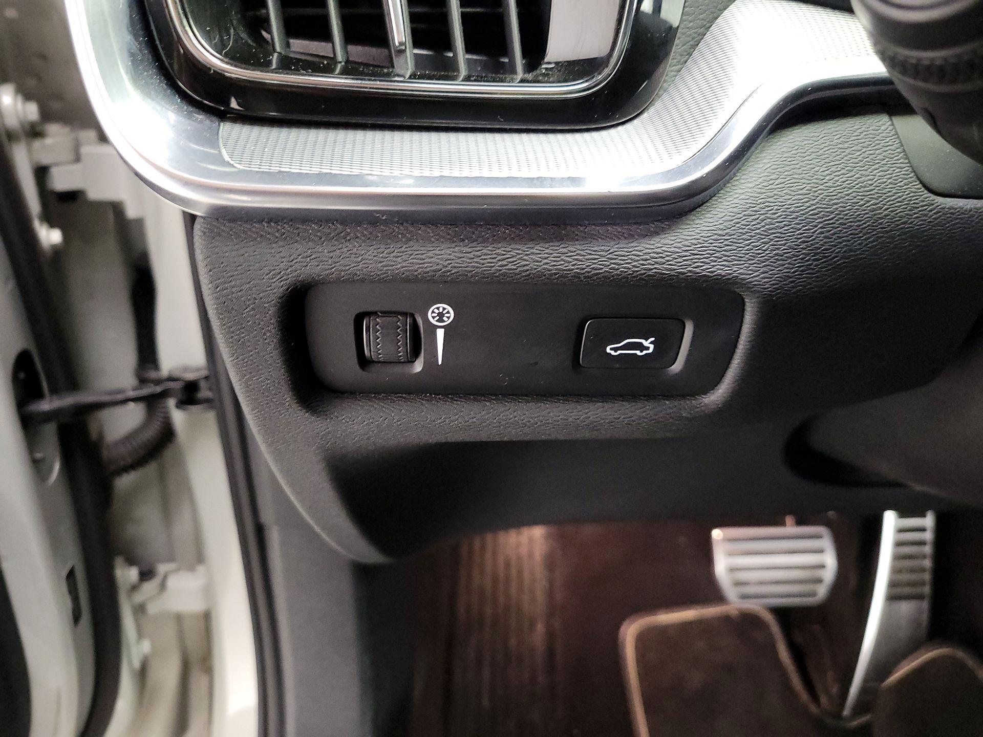 Thumbnail: 2020 Volvo S60 - 13