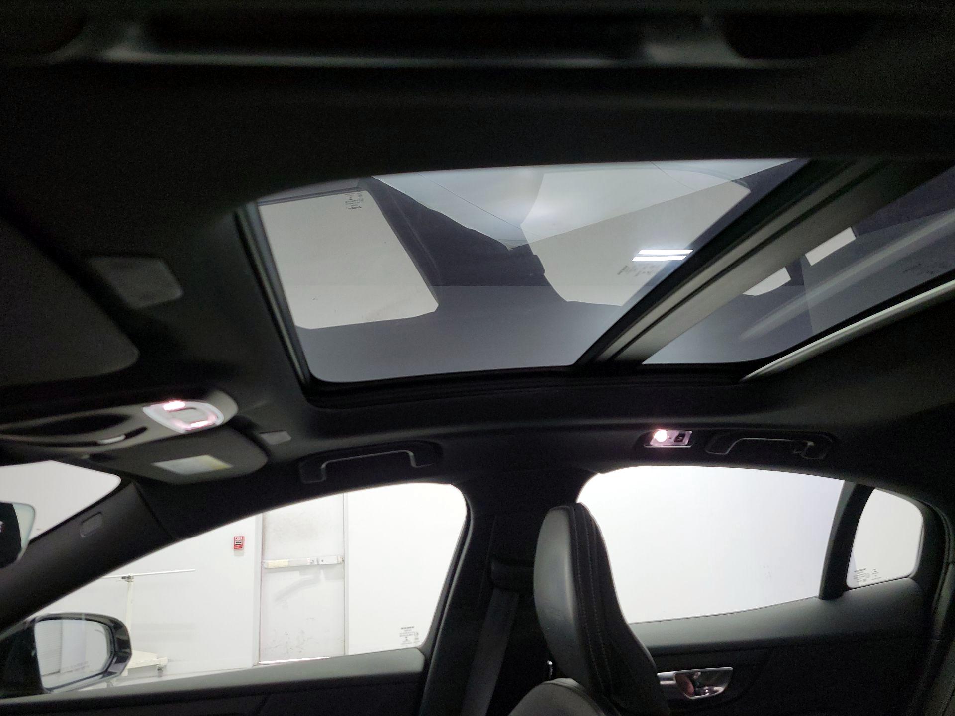 Thumbnail: 2020 Volvo S60 - 20