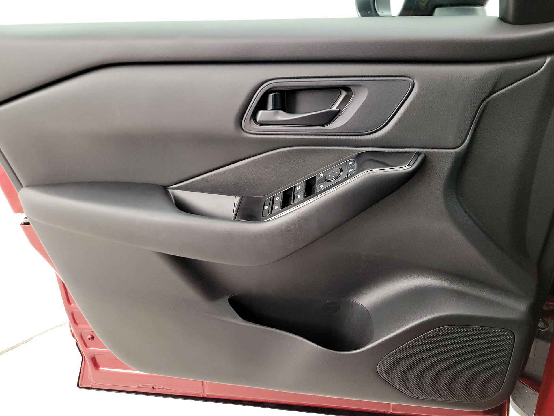 Thumbnail: 2025 Nissan Rogue - 12