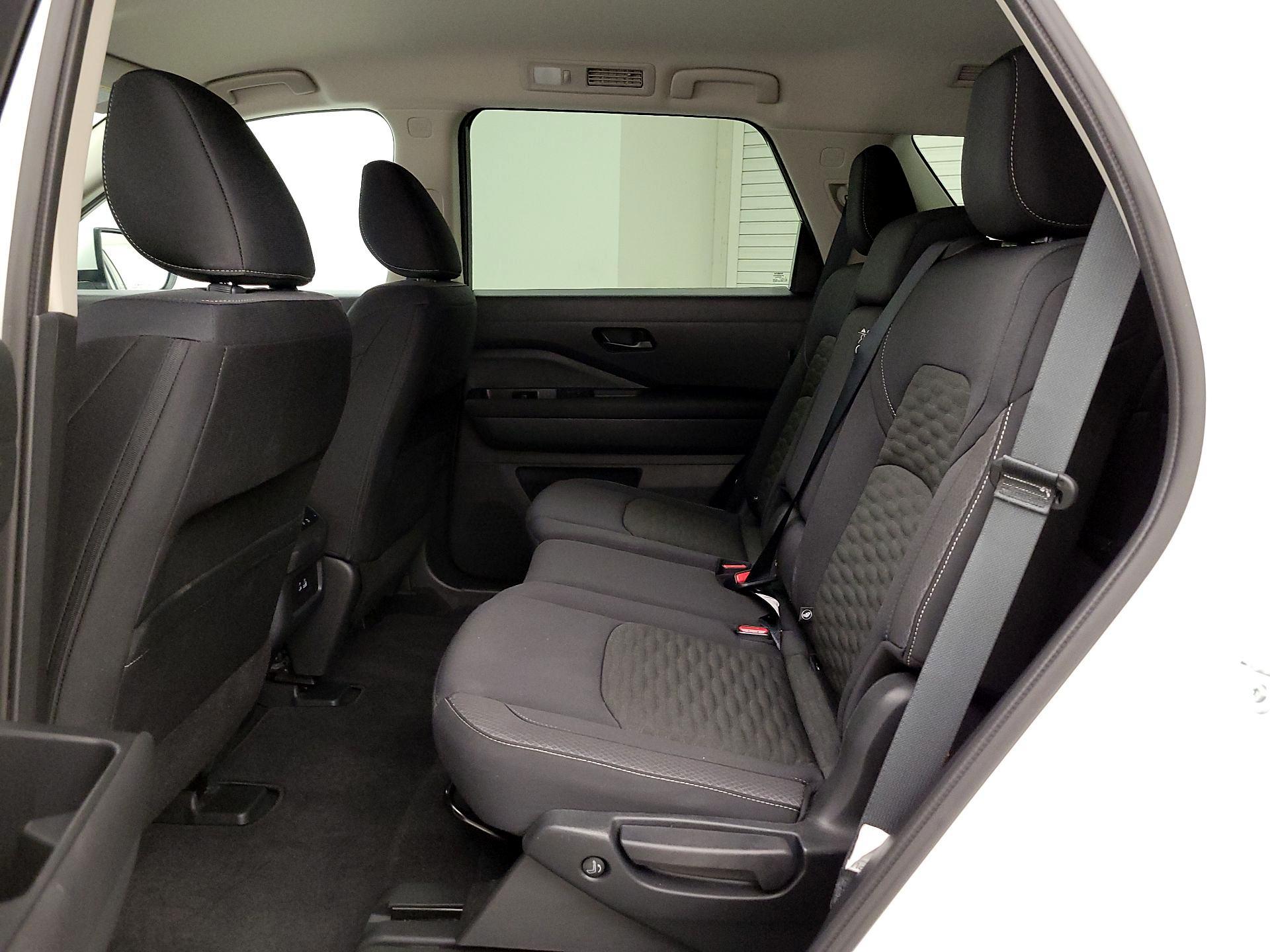 Thumbnail: 2025 Nissan Pathfinder - 19