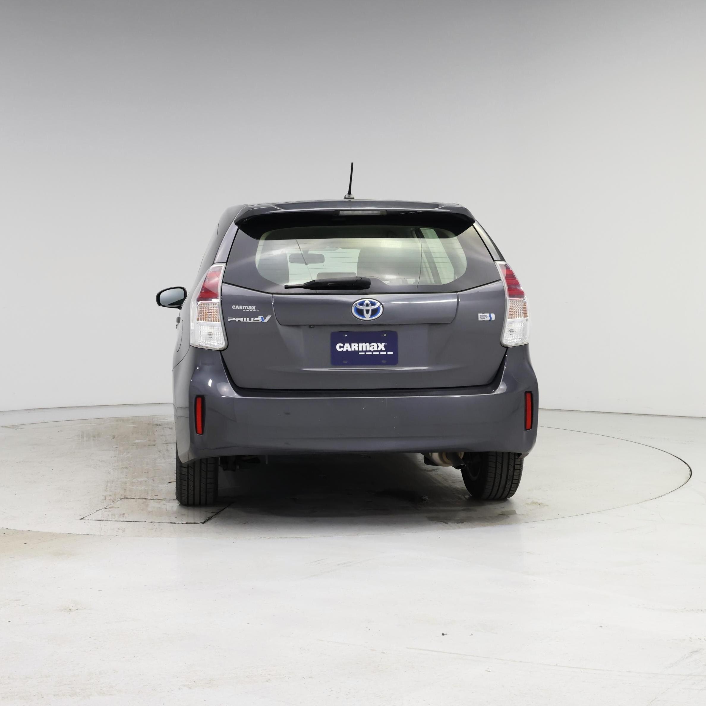 Thumbnail: 2015 Toyota Prius v - 6
