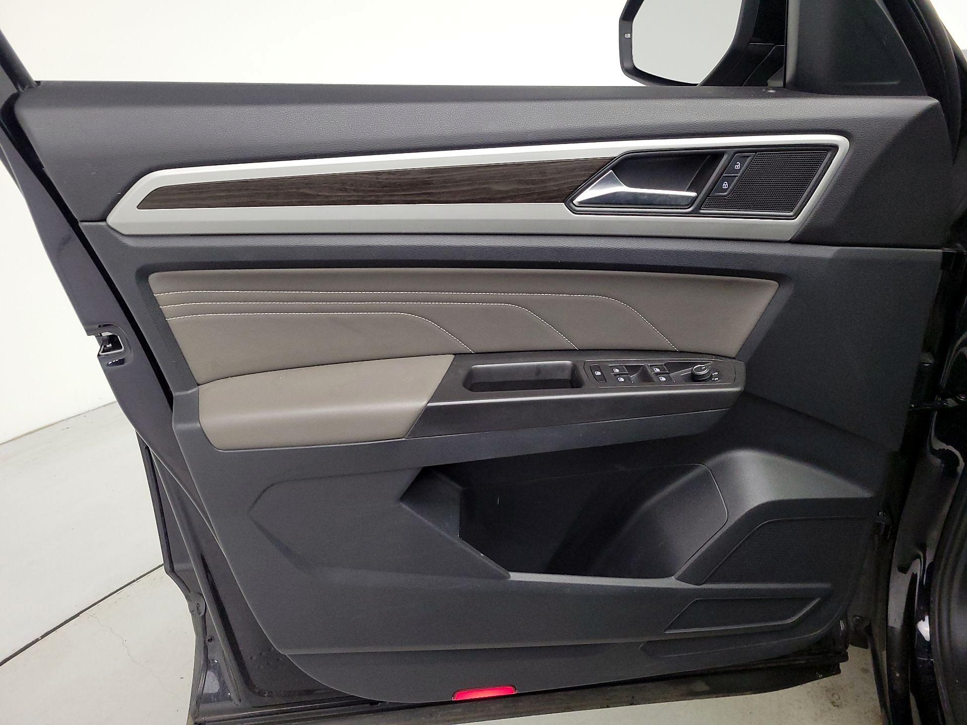 Thumbnail: 2022 Volkswagen Atlas - 12