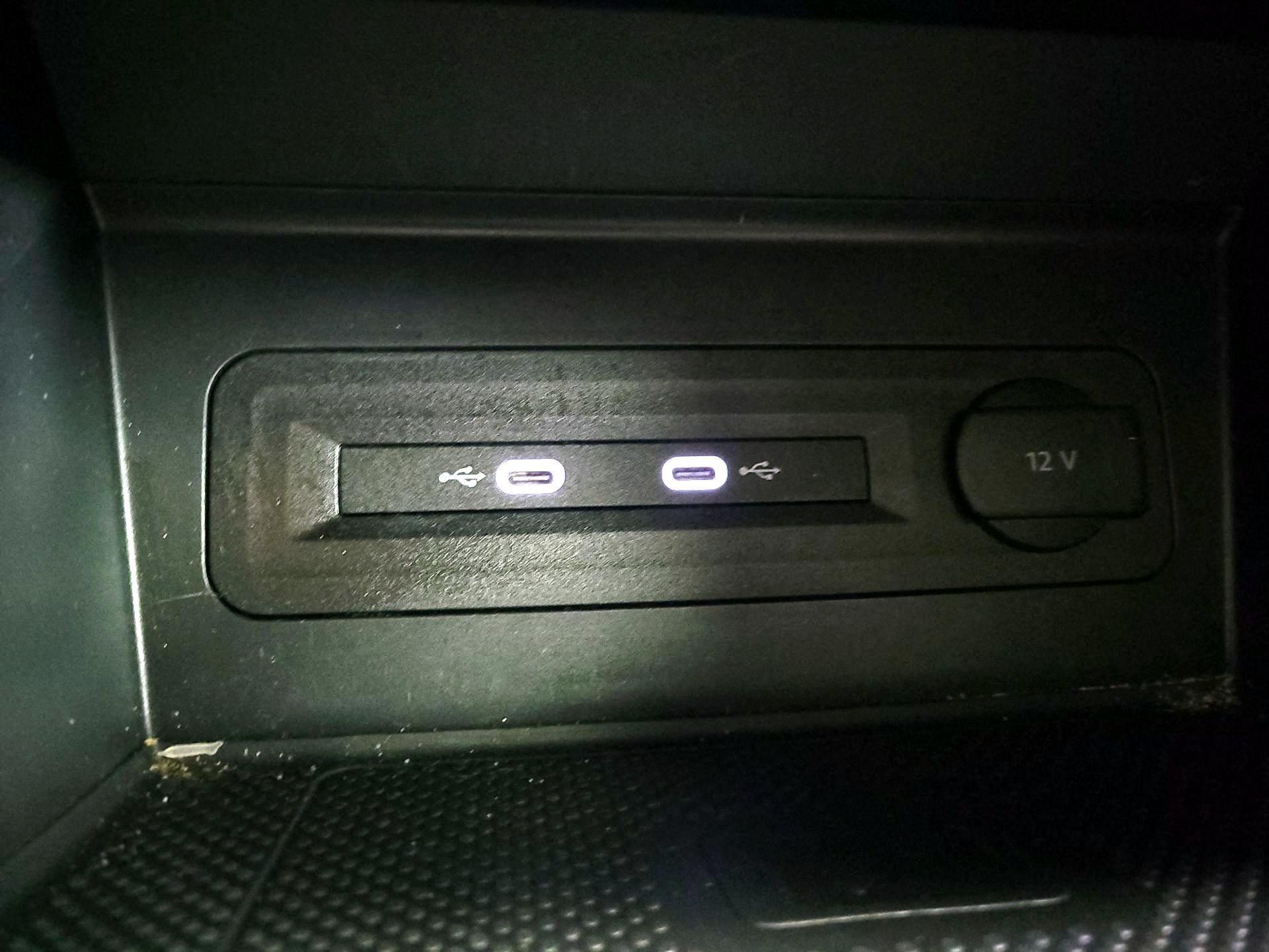 Thumbnail: 2022 Volkswagen Atlas - 18