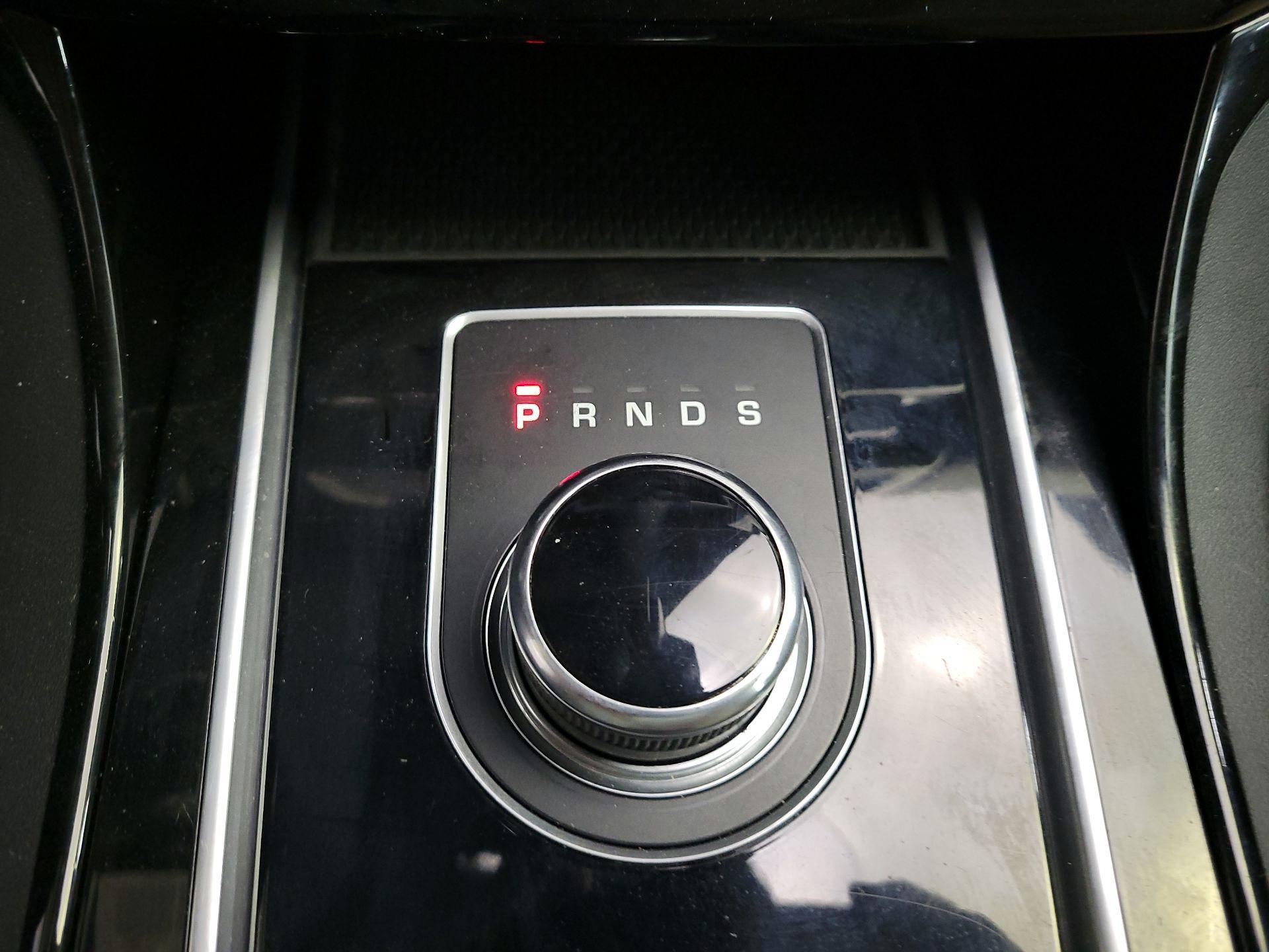 Thumbnail: 2018 Jaguar XE - 18