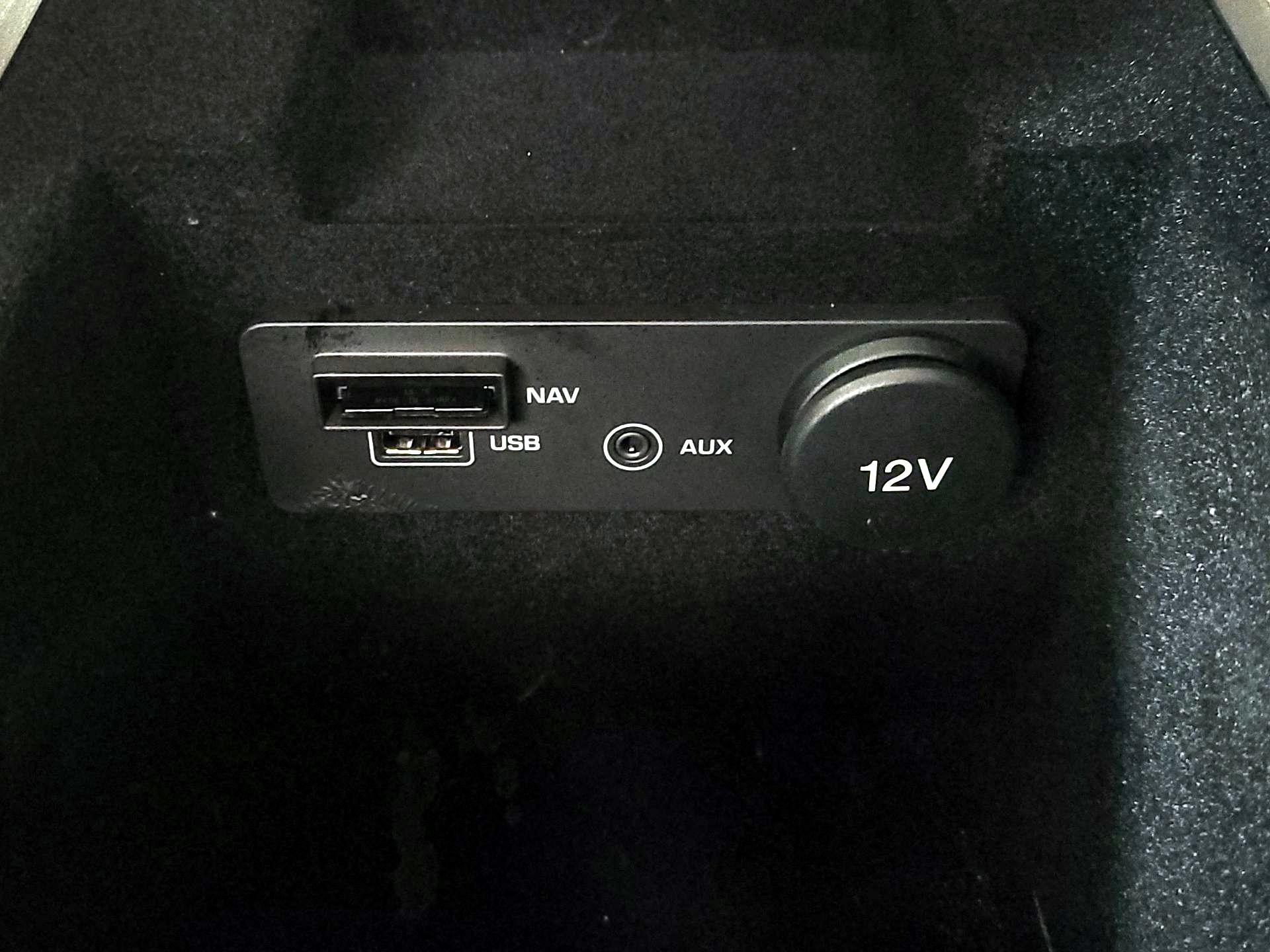 Thumbnail: 2018 Jaguar XE - 19