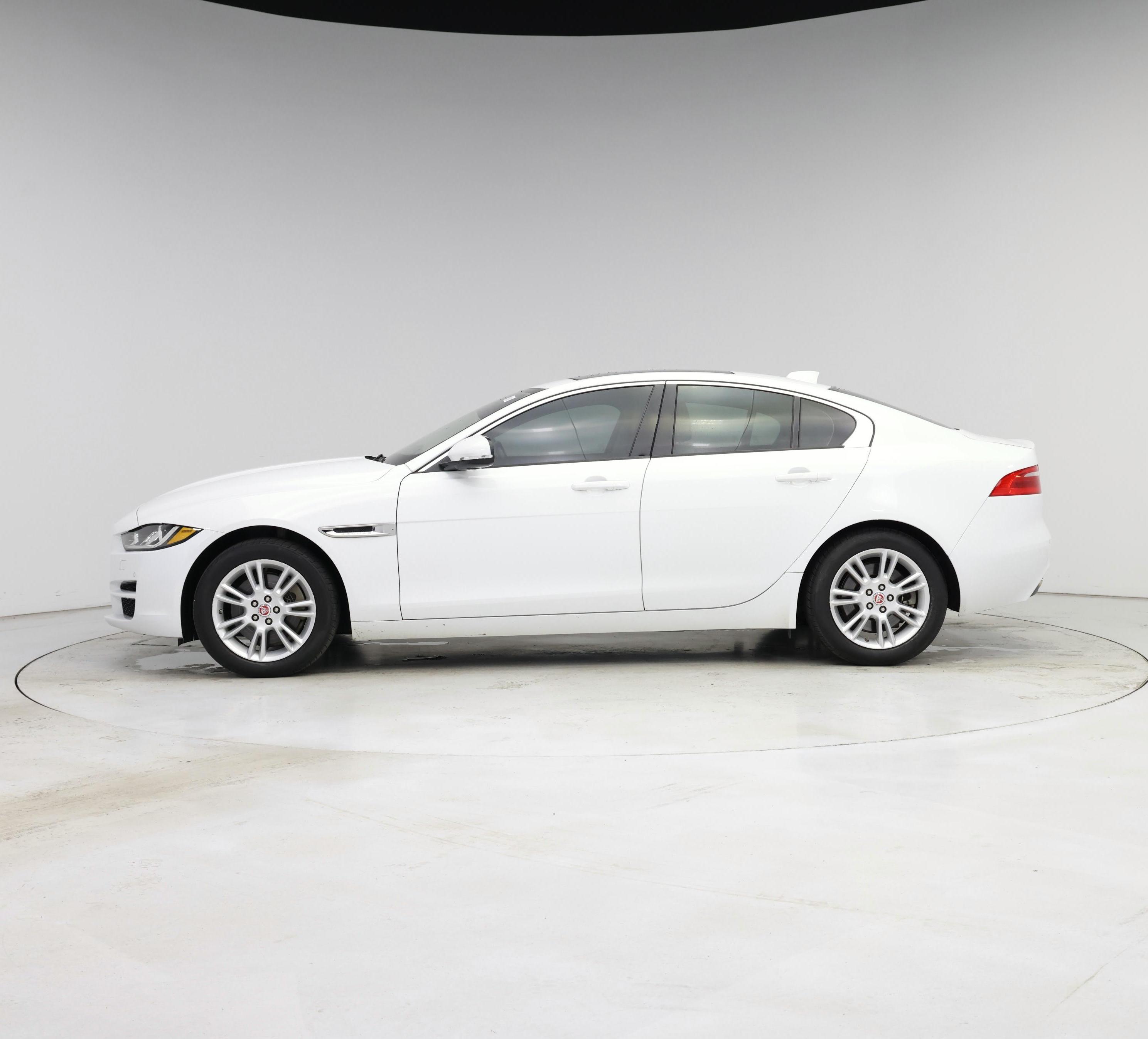 Thumbnail: 2018 Jaguar XE - 3