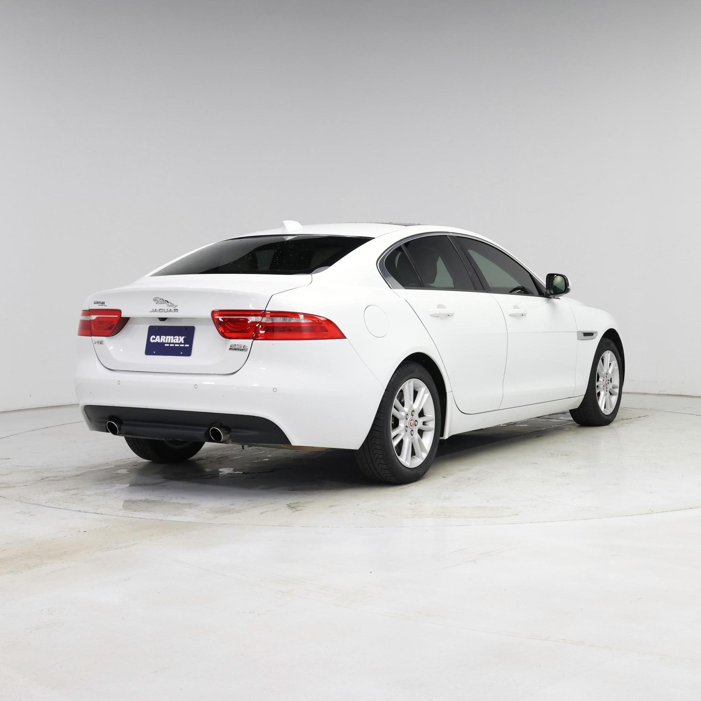 Thumbnail: 2018 Jaguar XE - 8