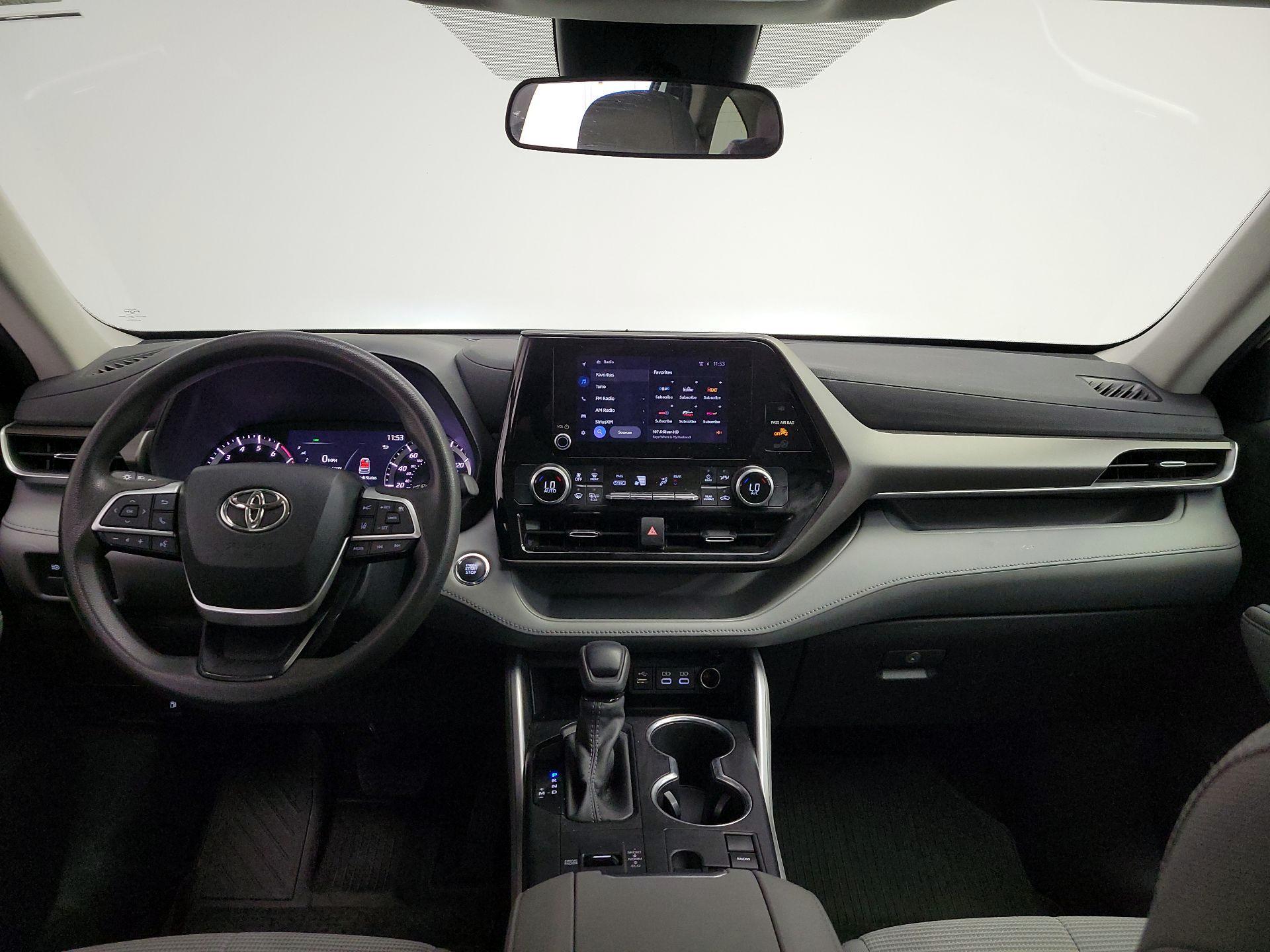 Thumbnail: 2023 Toyota Highlander - 9