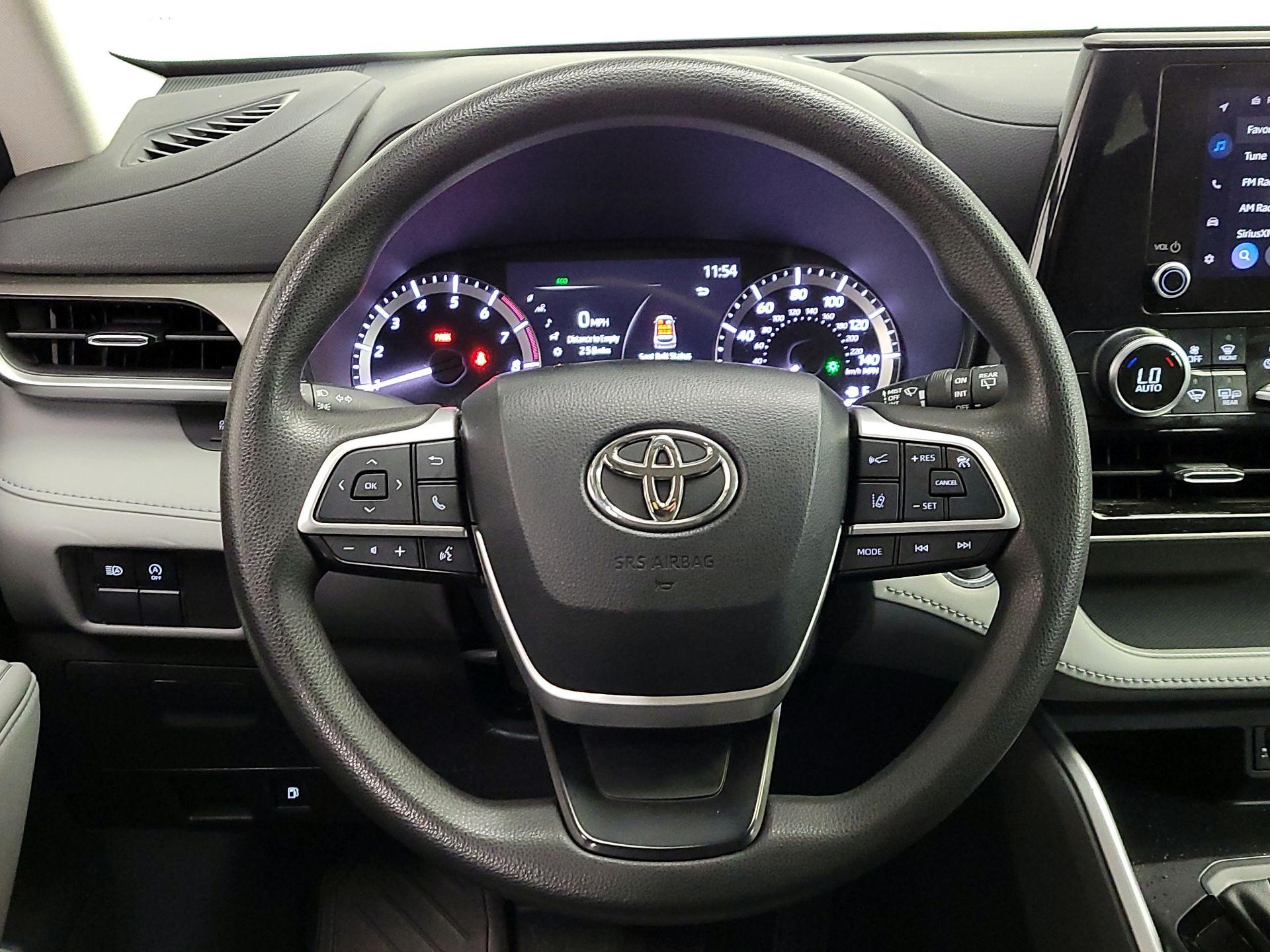 Thumbnail: 2023 Toyota Highlander - 10