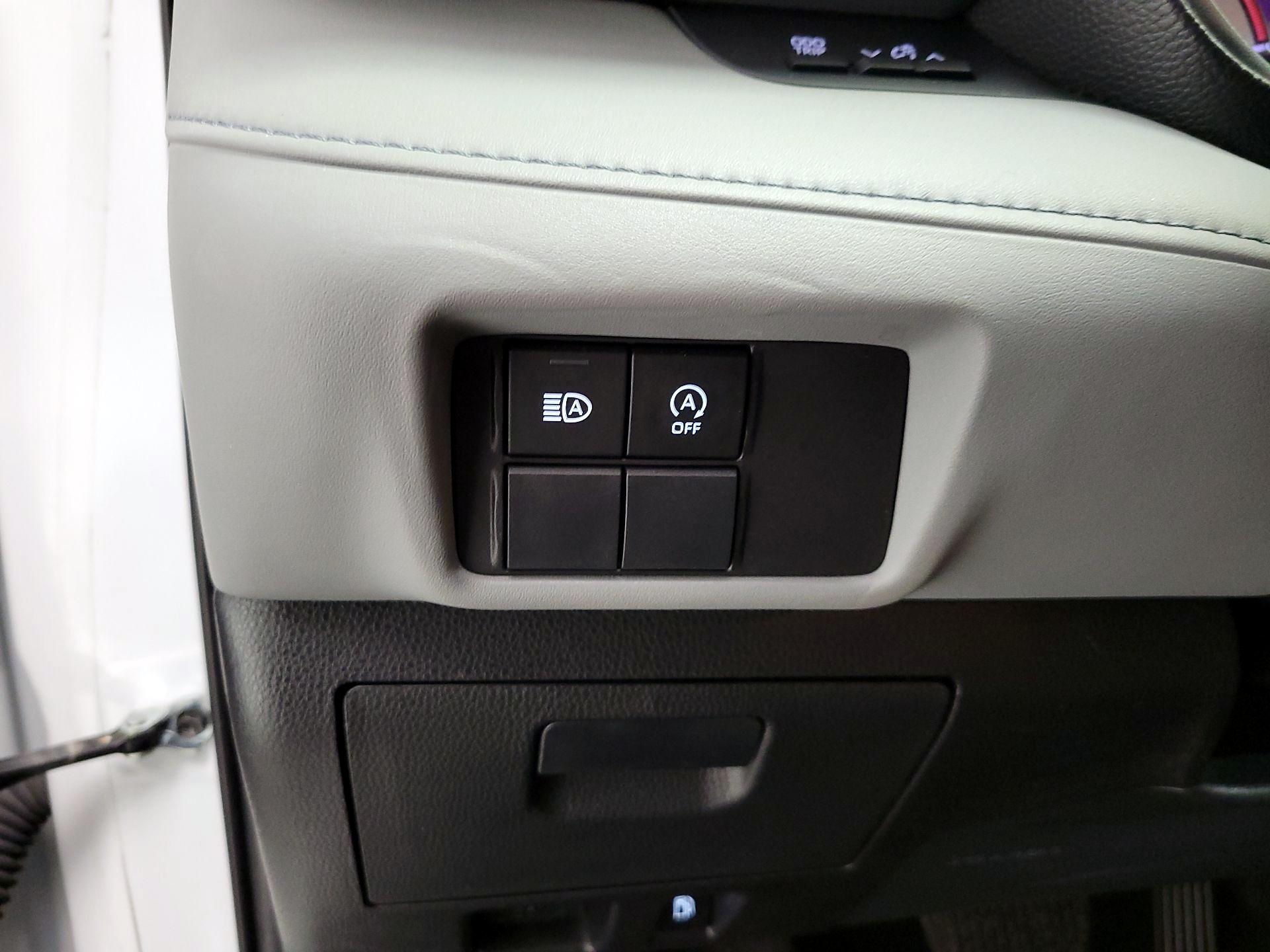 Thumbnail: 2023 Toyota Highlander - 13