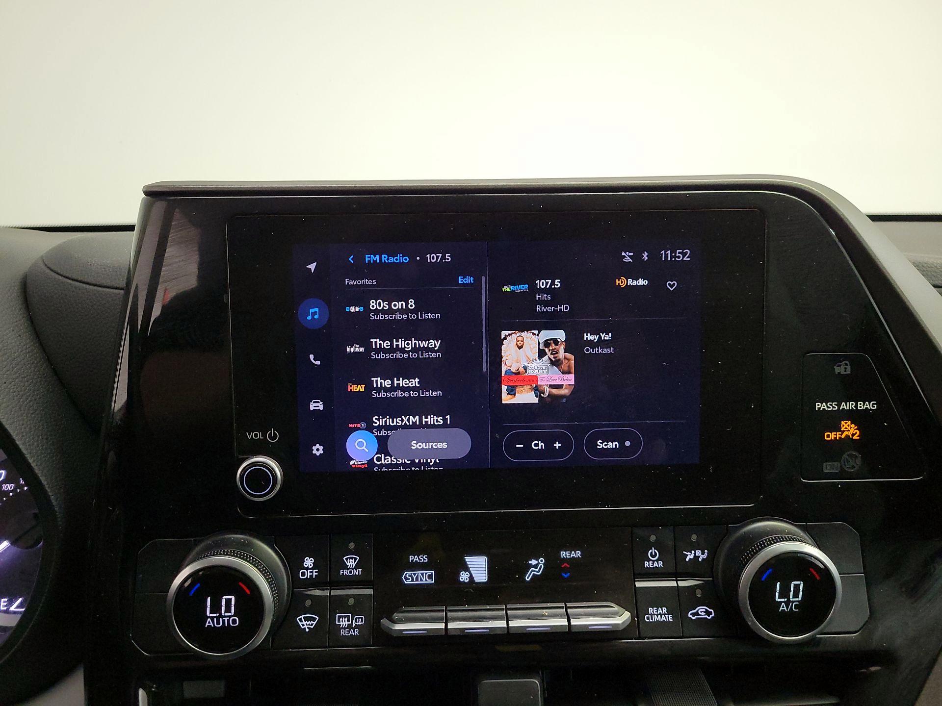 Thumbnail: 2023 Toyota Highlander - 16