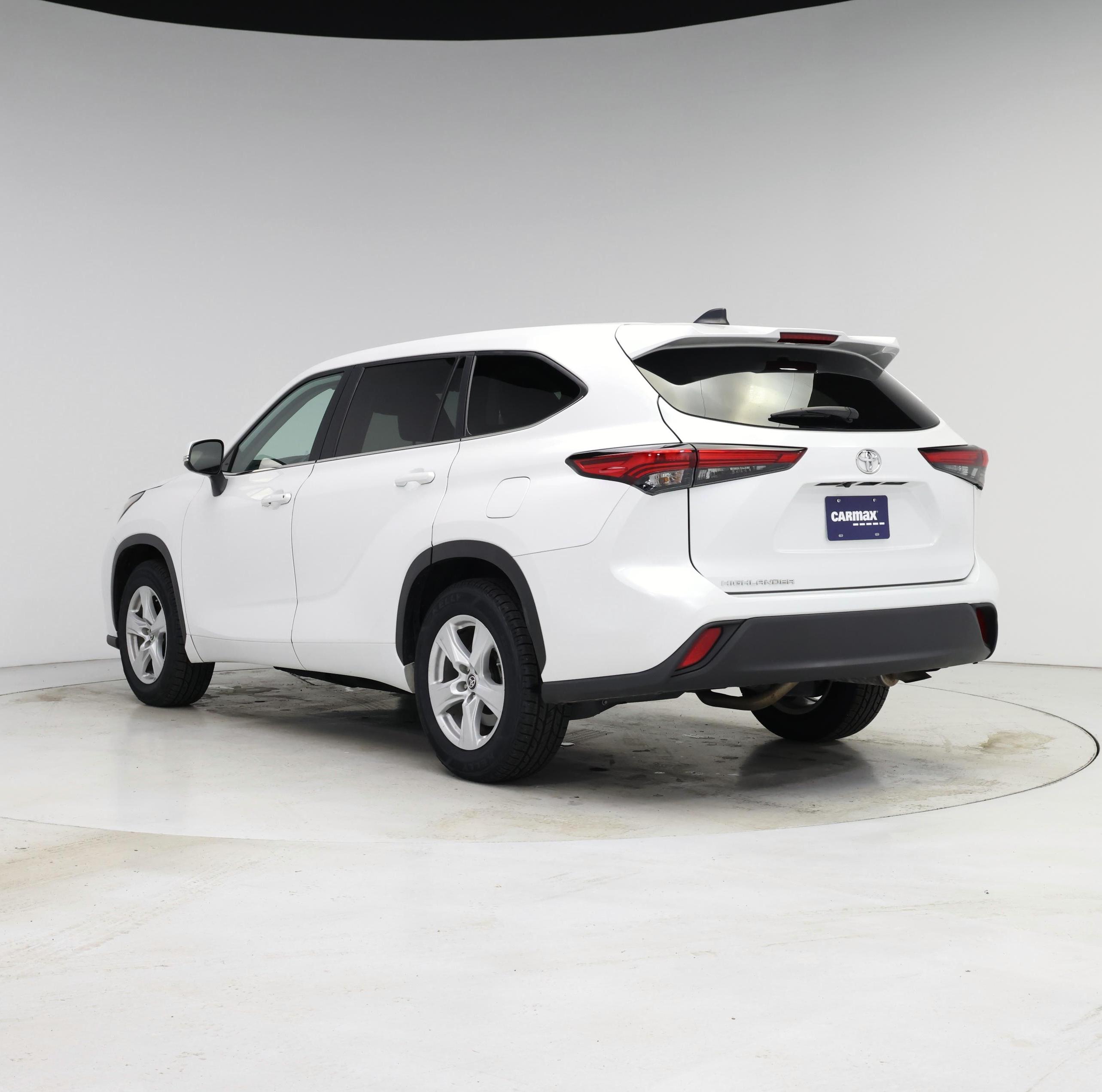 Thumbnail: 2023 Toyota Highlander - 2