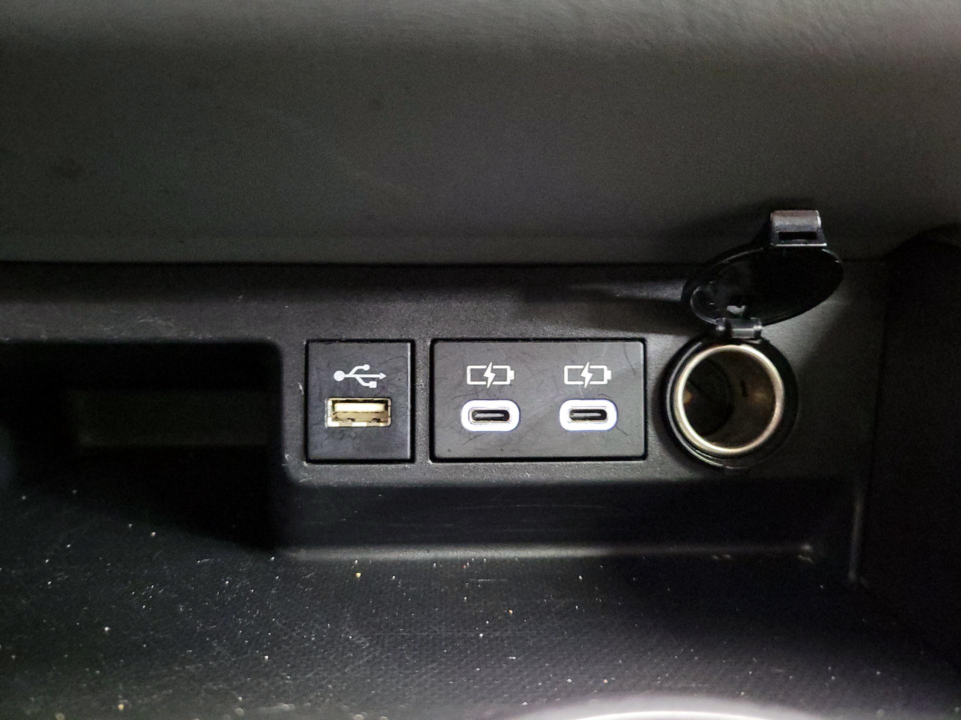 Thumbnail: 2023 Toyota Highlander - 19