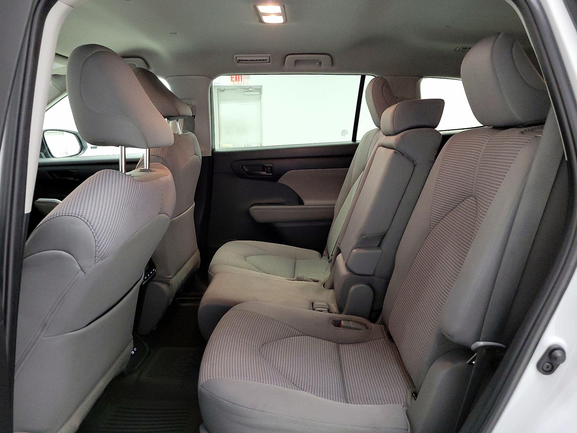 Thumbnail: 2023 Toyota Highlander - 20